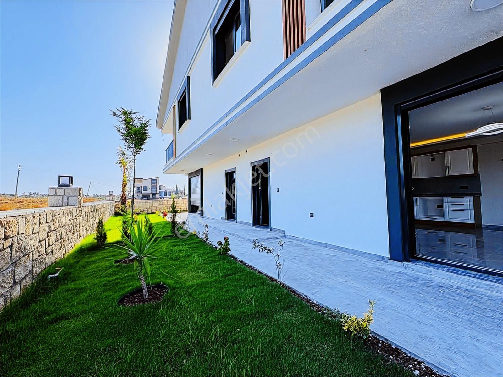 Didim Hisar Mahallesin'de 3+1 Sıfır Hazvuzlu Sitede Villa - Görsel 10