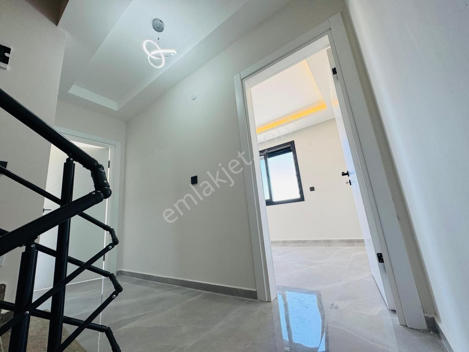 Didim Hisar Mahallesin'de 3+1 Sıfır Hazvuzlu Sitede Villa - Görsel 4