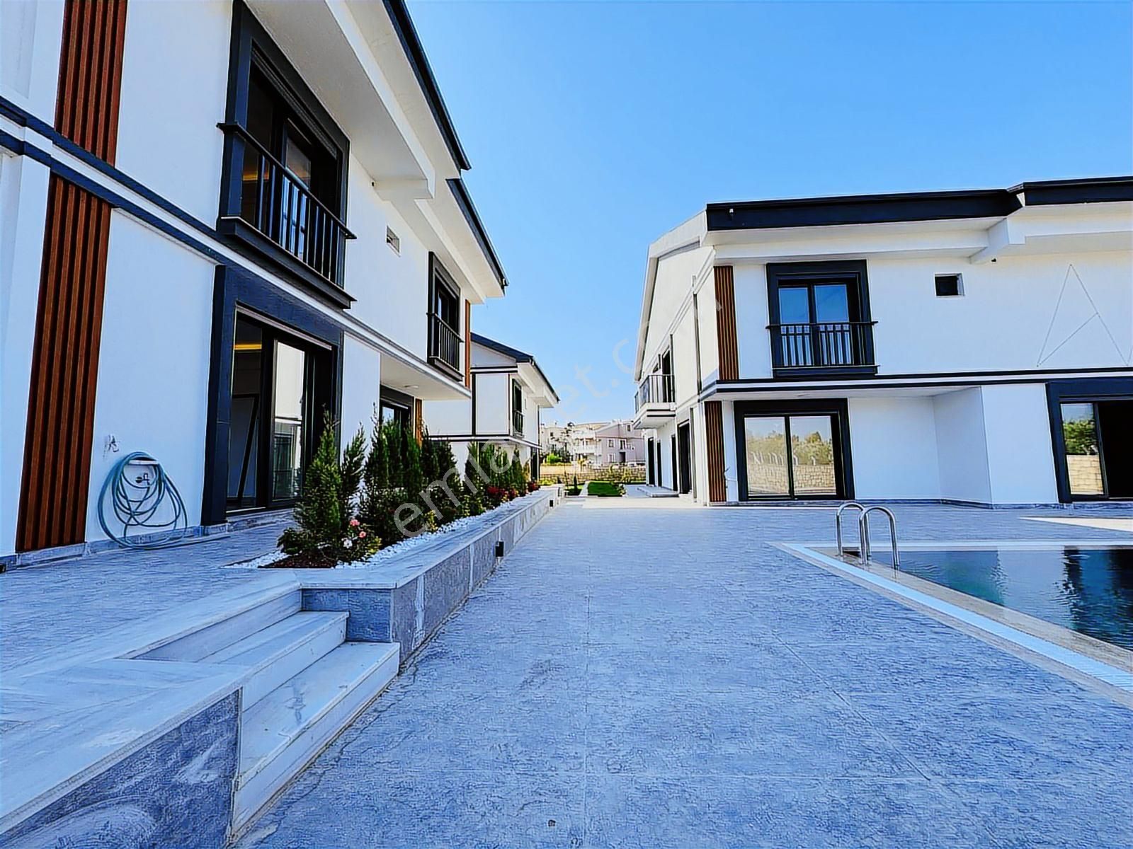 Didim Hisar Mahallesin'de 3+1 Sıfır Hazvuzlu Sitede Villa - Görsel 25