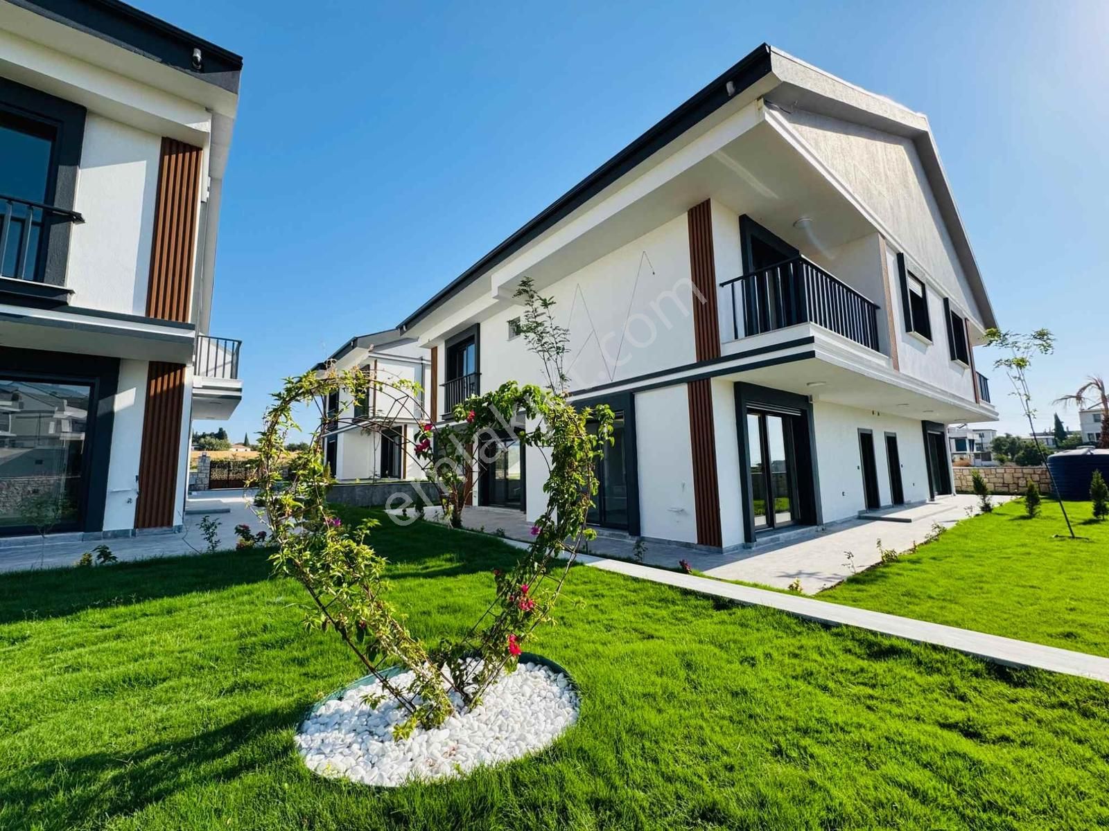 Didim Hisar Mahallesin'de 3+1 Sıfır Hazvuzlu Sitede Villa - Görsel 26