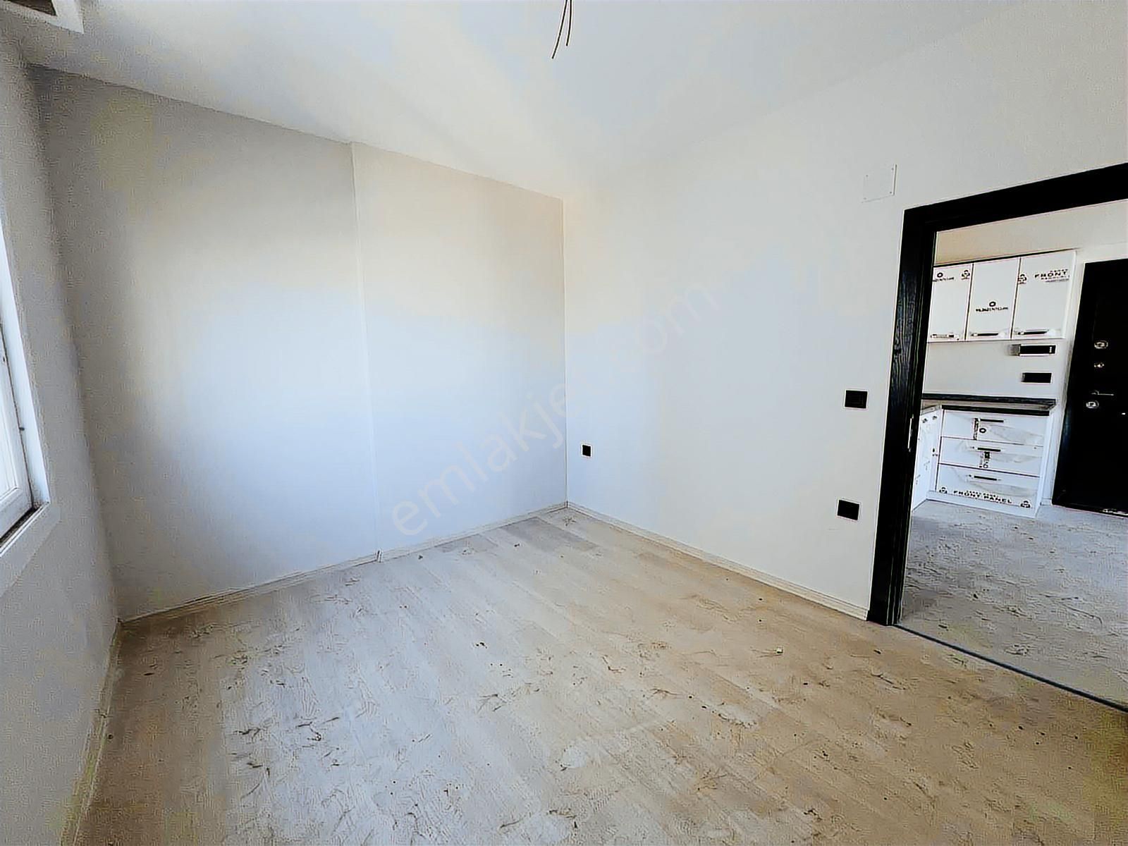 Atc'dan Kozanyolunda Az Katlı Yatay Mimari 2+1 Açık Mutfak - Görsel 12