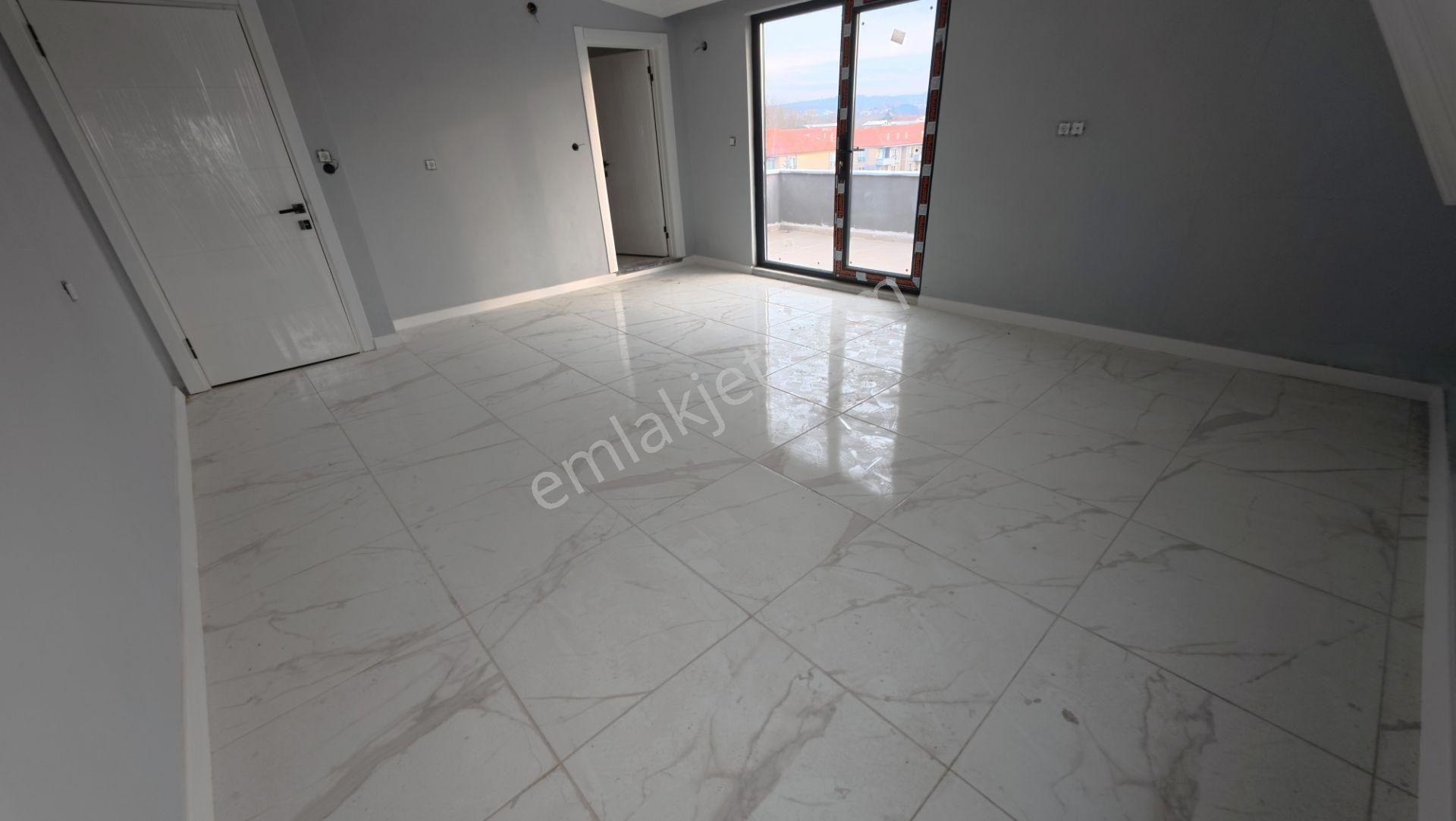 Kocaali De Yalı Mah De Geniş Bahçeli 3+1 Ev - Görsel 22