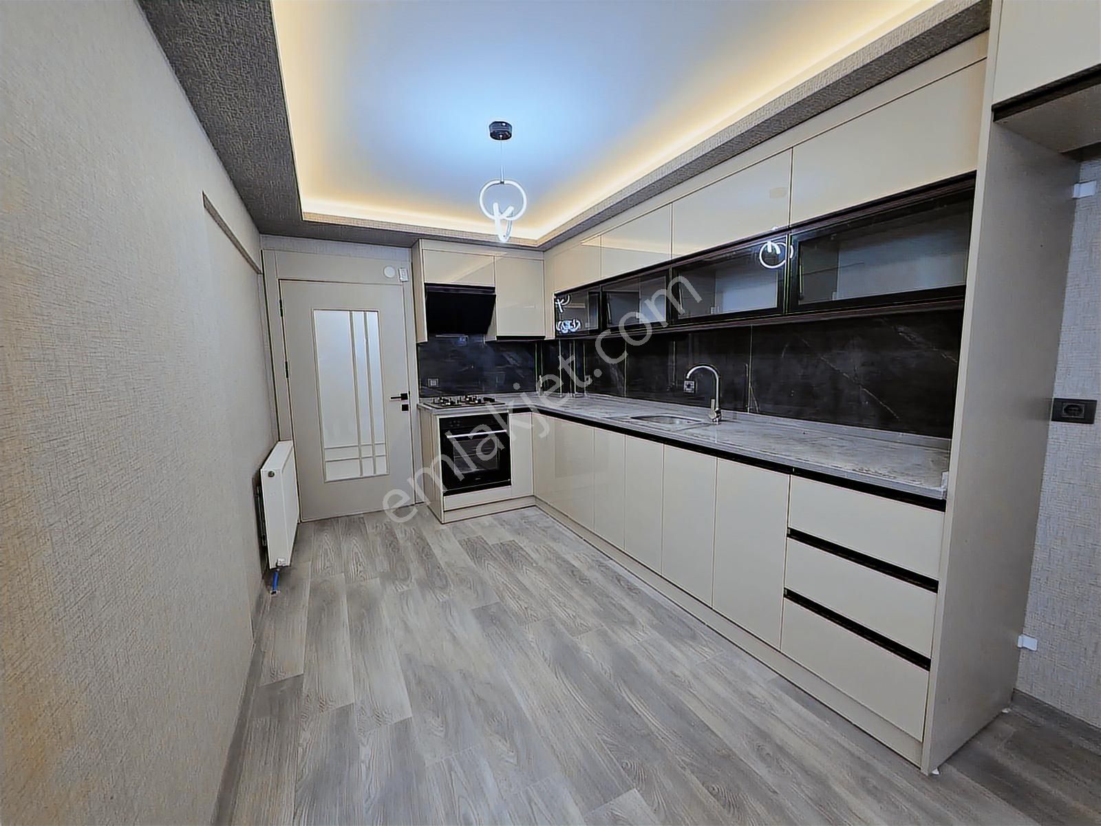 Yenimahalle Oğuzlar Sok Ara Kat Sıfır Full Yapılı Satılık Daire