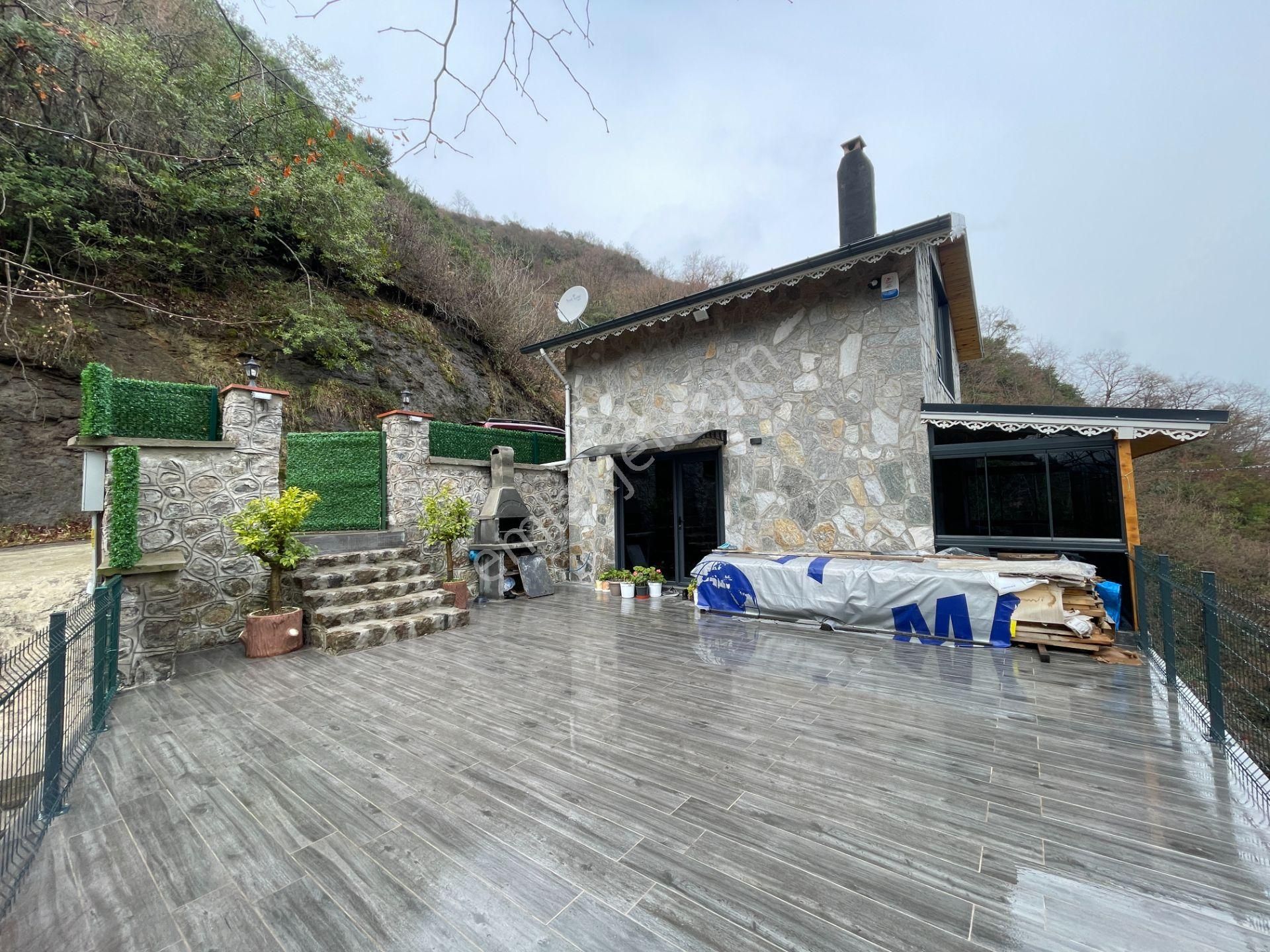 Trabzon Yomra'da Doğayla İç İçe Satılık Müstakil Ev