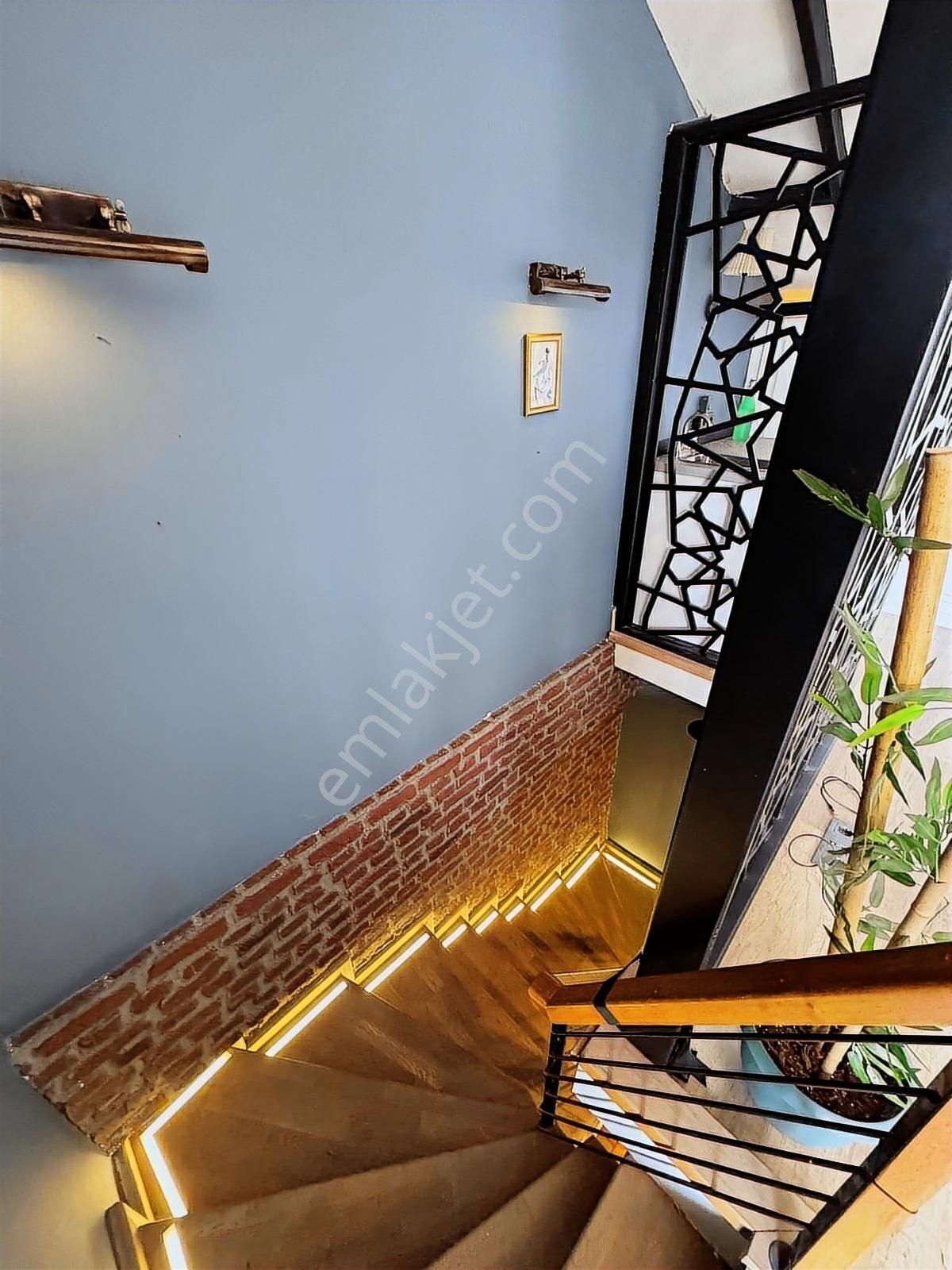 Eyüp Ahikent Büyük Tip Mimari Dekorasyonlu 5 Katlı Satılık Villa - Görsel 18