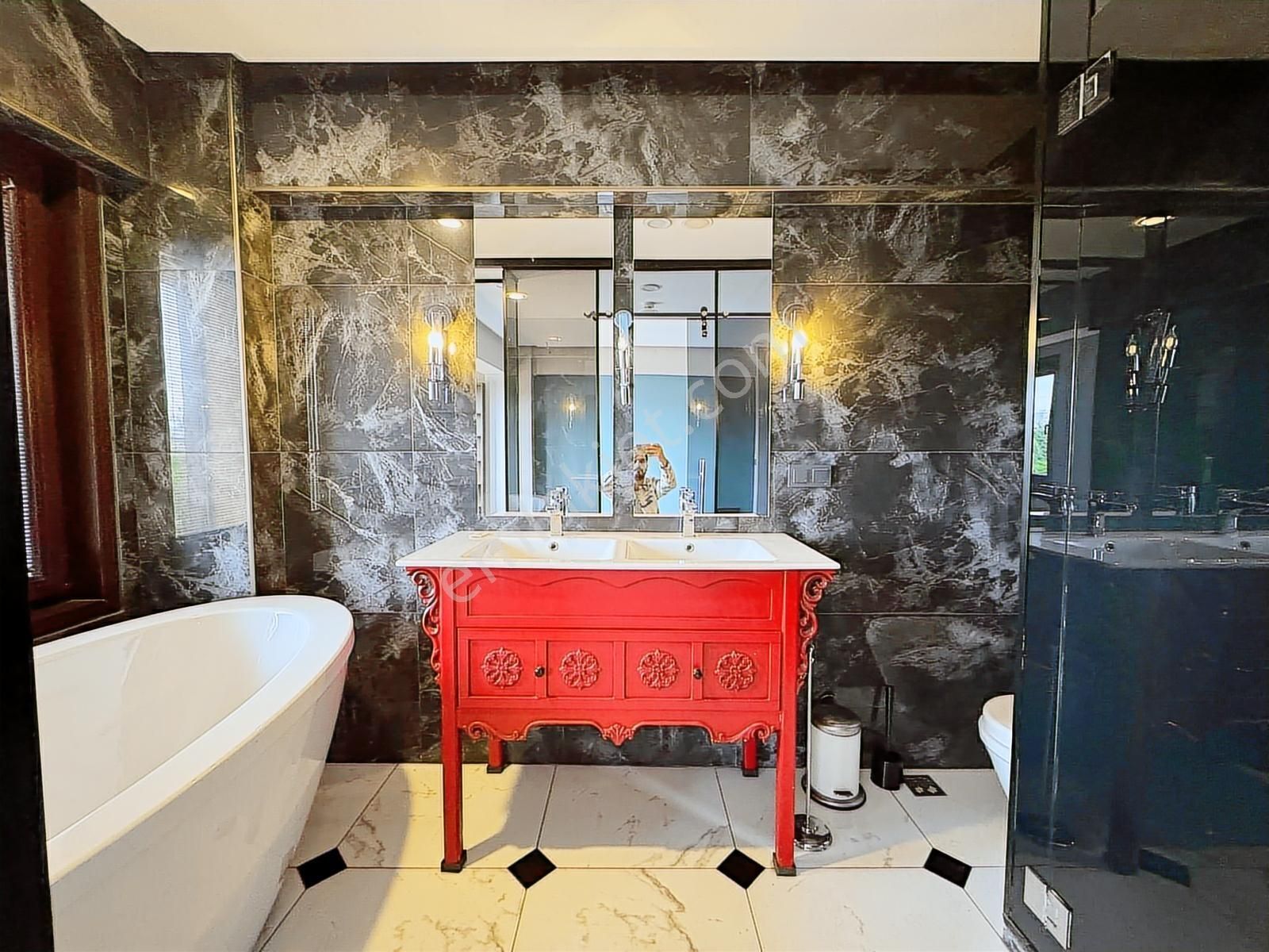 Eyüp Ahikent Büyük Tip Mimari Dekorasyonlu 5 Katlı Satılık Villa - Görsel 4