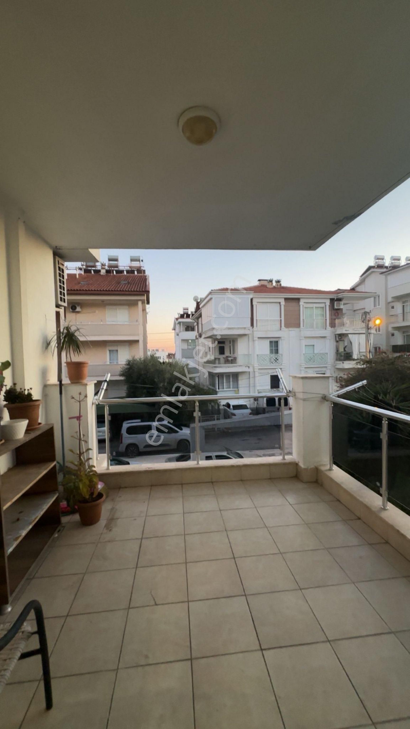 Sarılar Mahallesi’nde 2 + 1 Ara Kat Dairemiz Bol Bol Dönere Yakın Bir Konumda - Görsel 3