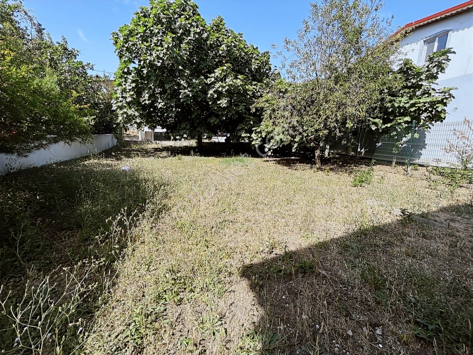 Büyükçekmece Kamilobada Satılık 3 Kat Konut İmarlı Arsa