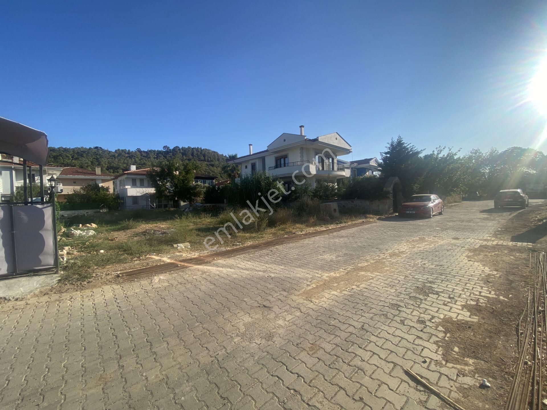 Ayvalık Camlık Ta Satılık Villa İmarlı Arsa.