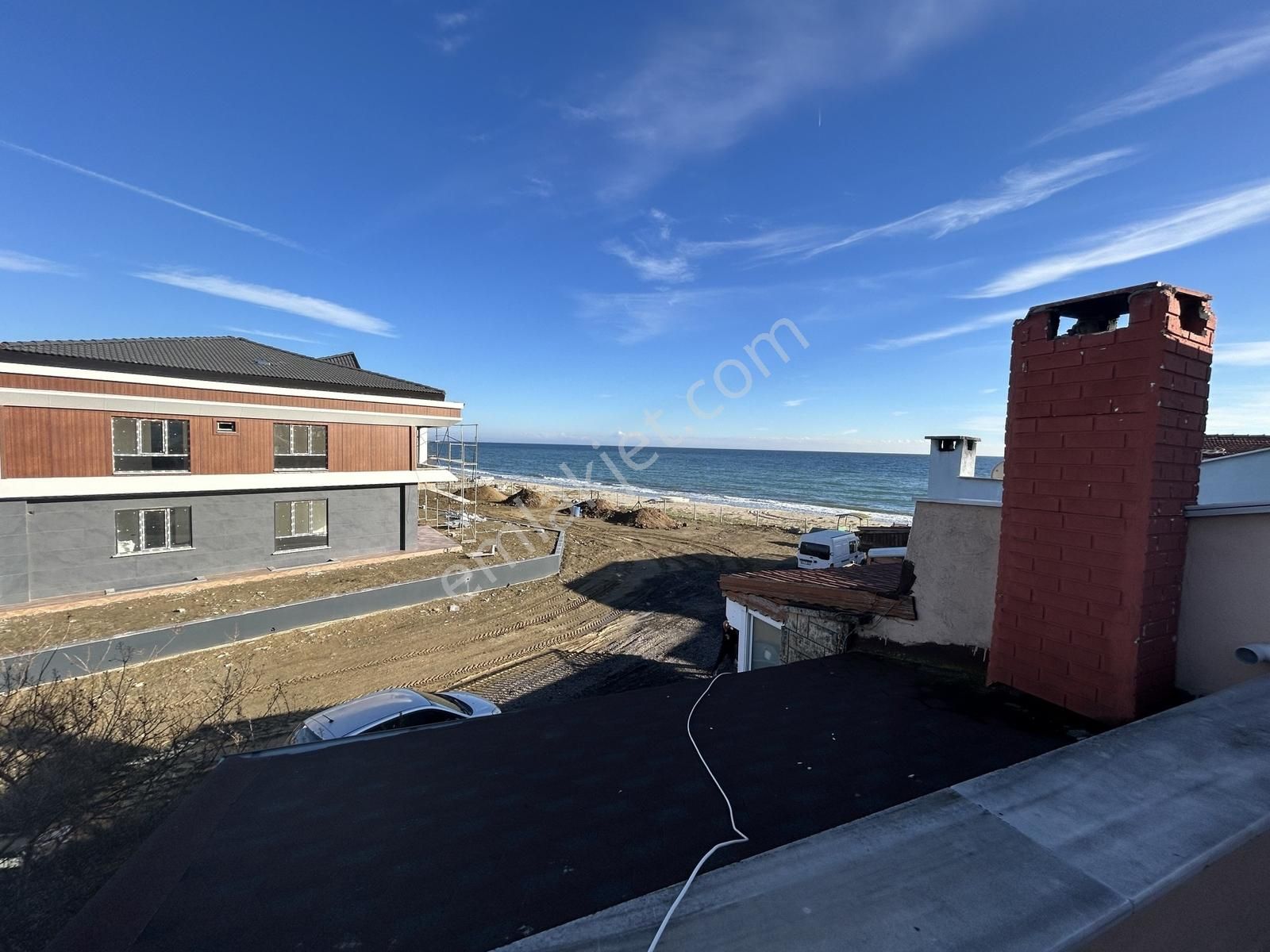 Silivri Gümüşyakada Denize 50m Ve Deniz Manzaralı 4+1 Tripleks