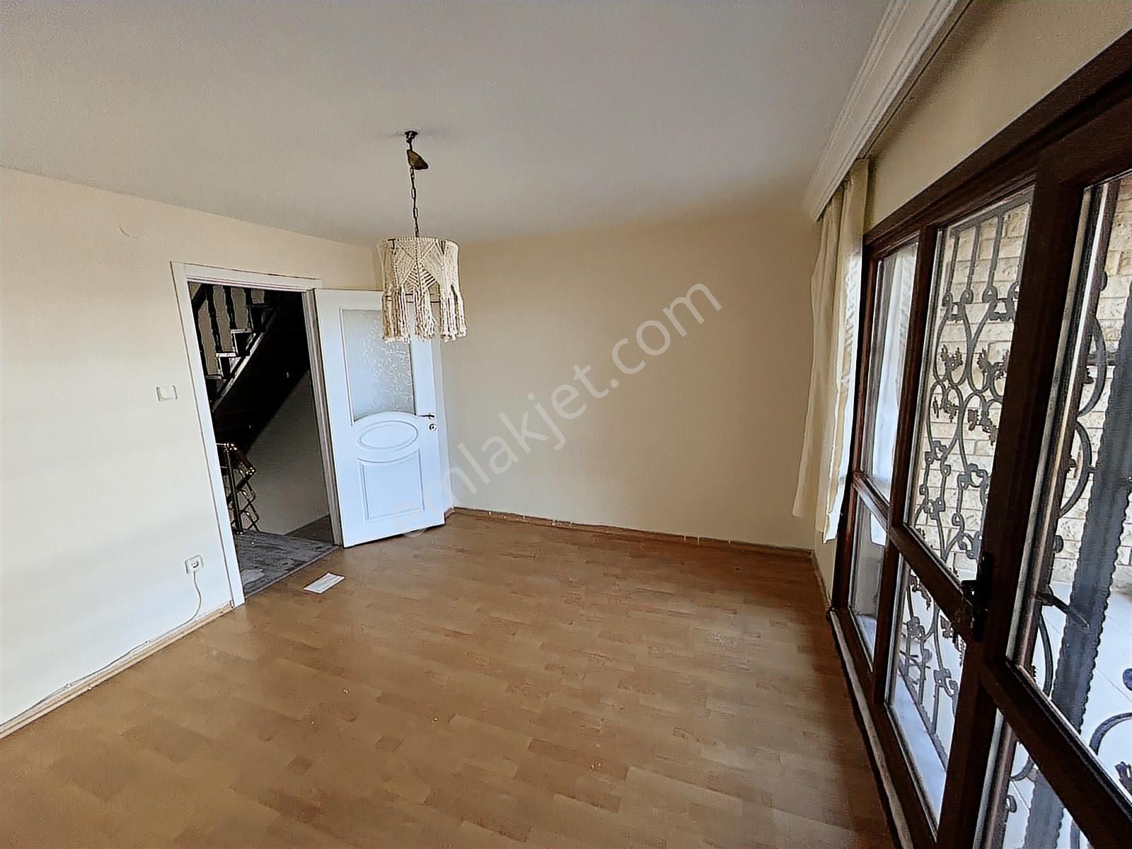 Silivri Gümüşyakada Denize 50m Ve Deniz Manzaralı 4+1 Tripleks - Görsel 2