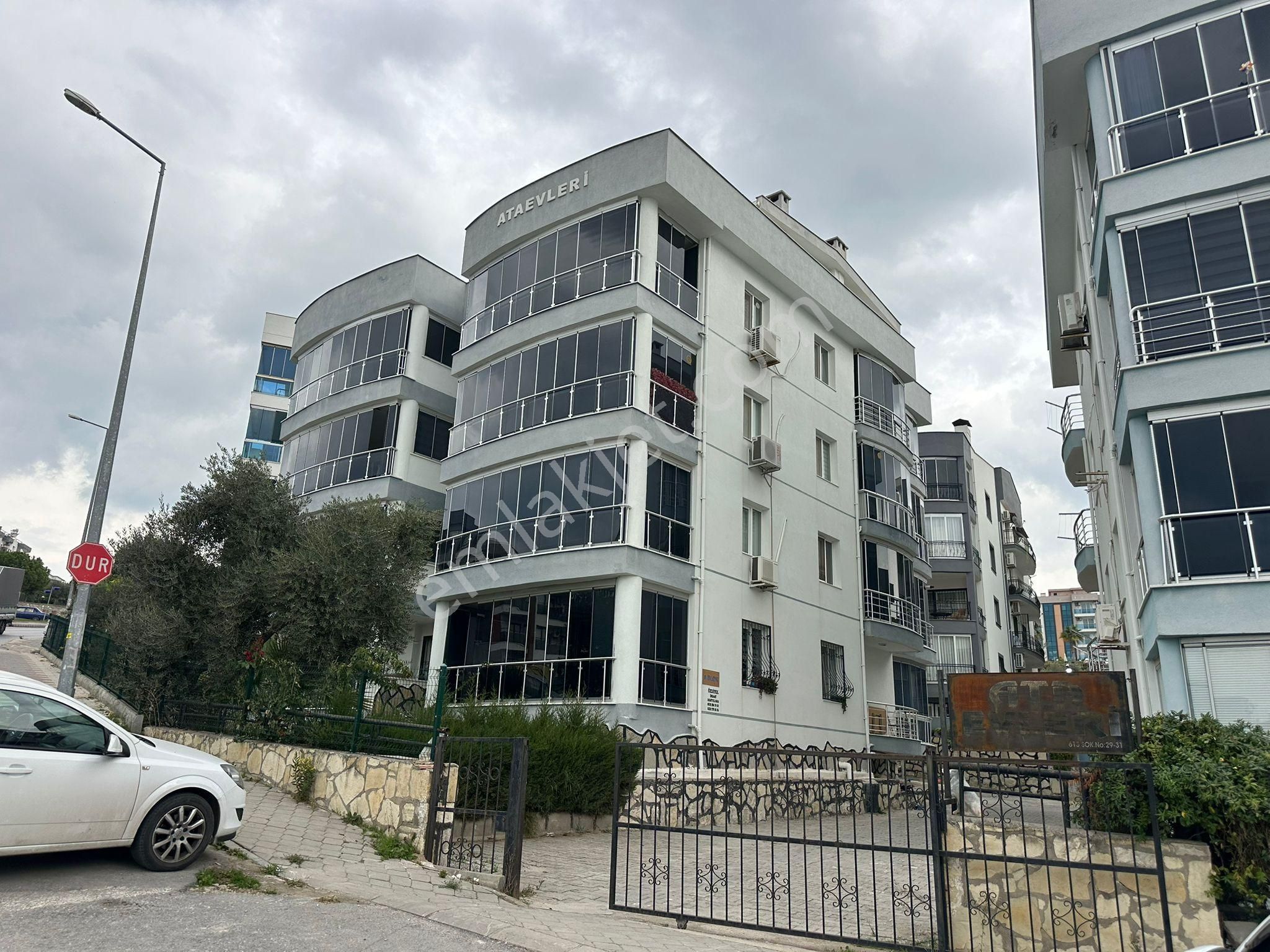 Site İçerisinde Bahçeli Müstakil Girişli 3+1 Satılık Daire