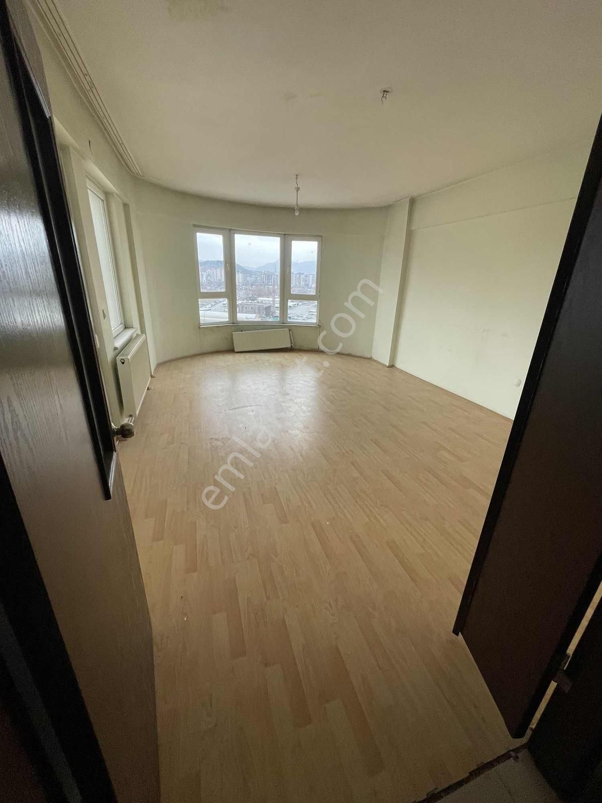 Şehir Merkezinde Satılık 4+1 Ofis