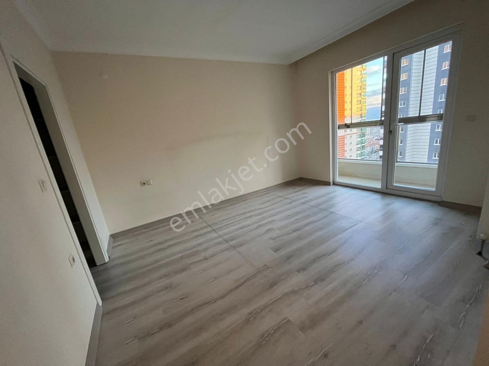 Pamuklar'da Site İçerisinde 3+1 Full Yapılı Ara Katta Kiralık - Görsel 31