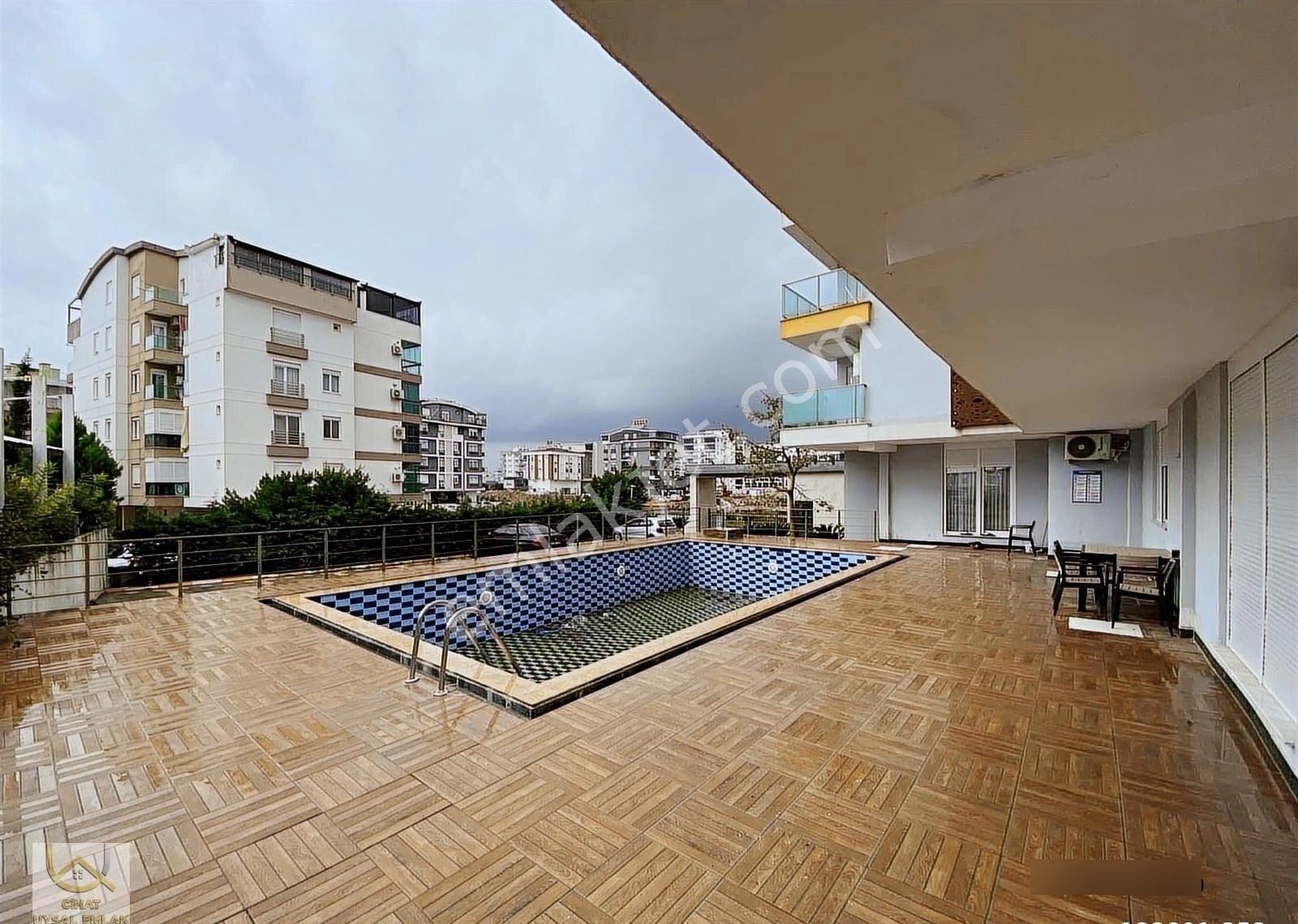 Çankaya Mahallesinde Havuzlu Tekli Blok 2+1 Kiralık Daire - Görsel 16