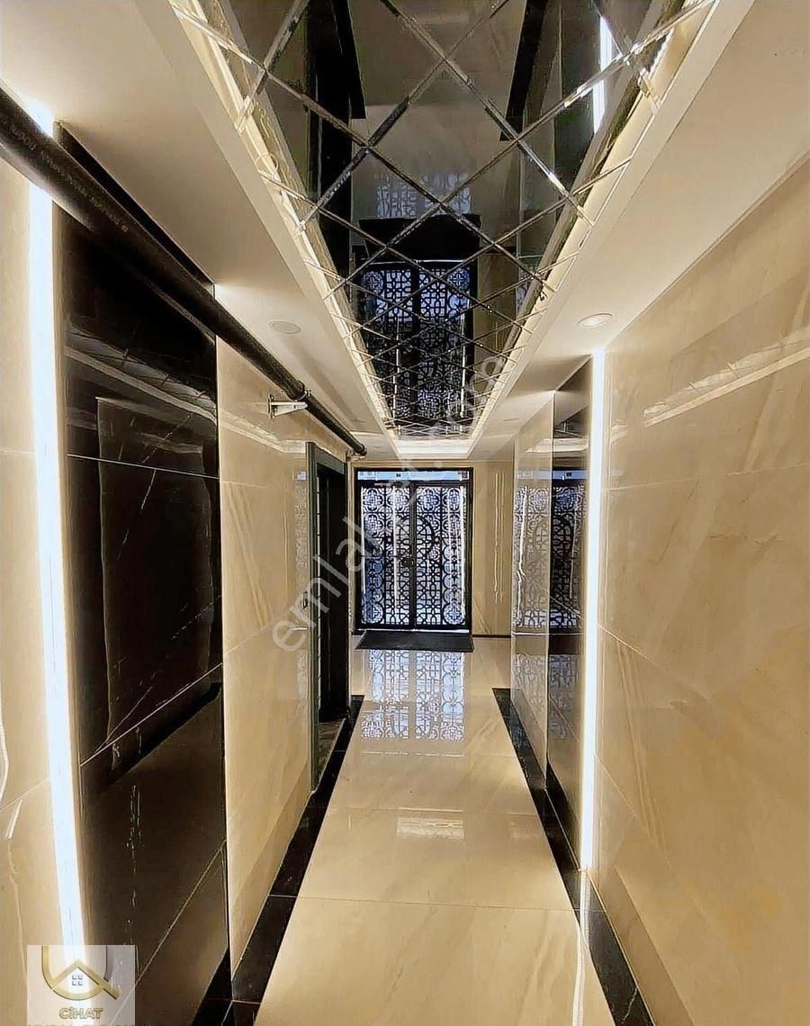 Çankaya Mahallesinde Havuzlu Tekli Blok 2+1 Kiralık Daire - Görsel 17