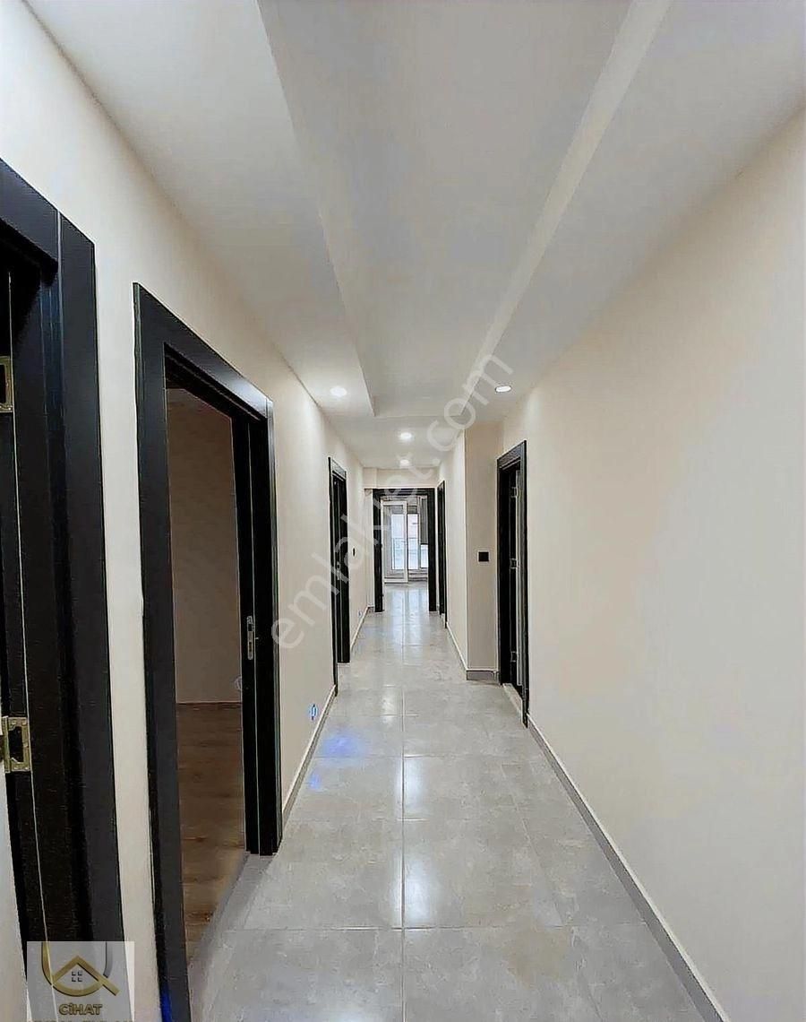 Çankaya Mahallesinde Havuzlu Tekli Blok 2+1 Kiralık Daire - Görsel 8