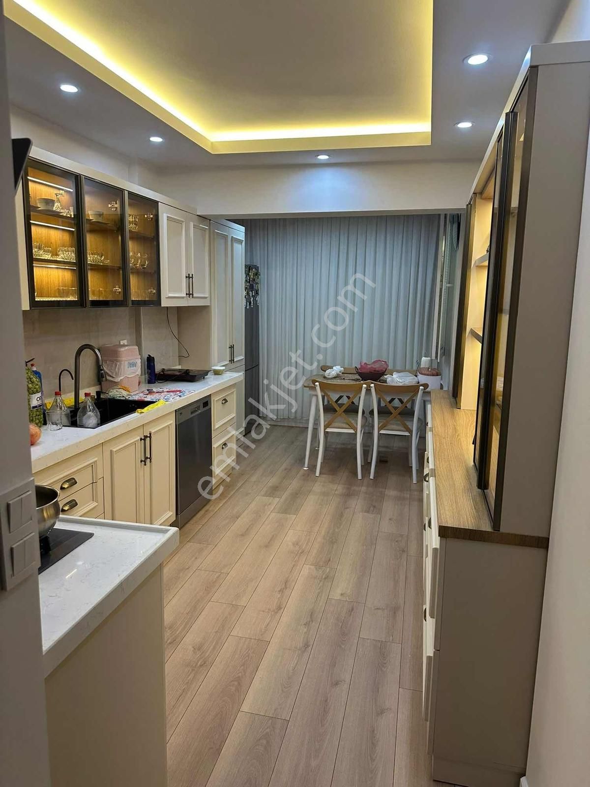 Muratpaşa Milli Egemenlik Caddesi Üzerinde Satılık 3+1 Daiere - Görsel 11