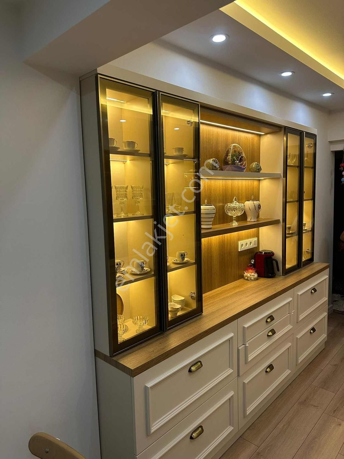 Muratpaşa Milli Egemenlik Caddesi Üzerinde Satılık 3+1 Daiere - Görsel 23