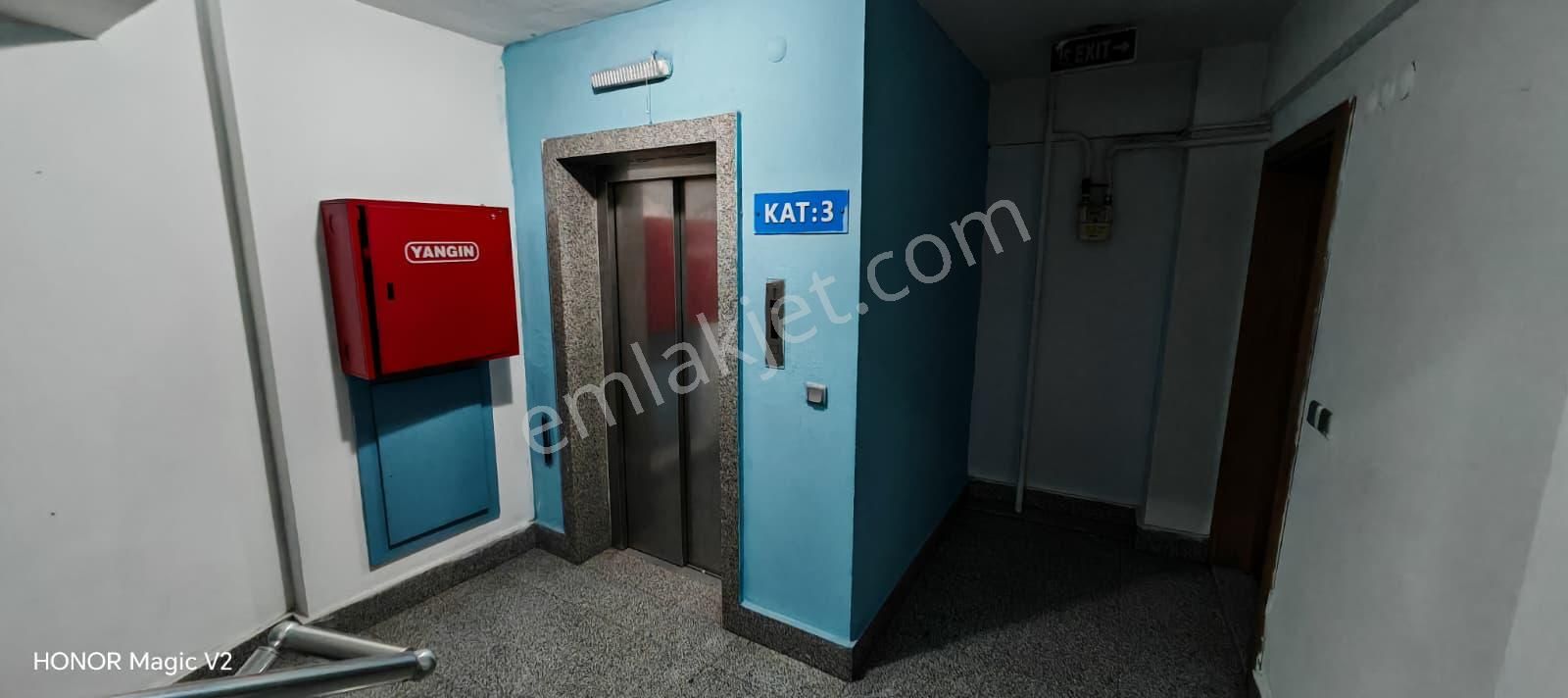 İzmit Merkez İnönü Caddesi Tv 41 Sk. Kiralık İş Yeri - Görsel 2