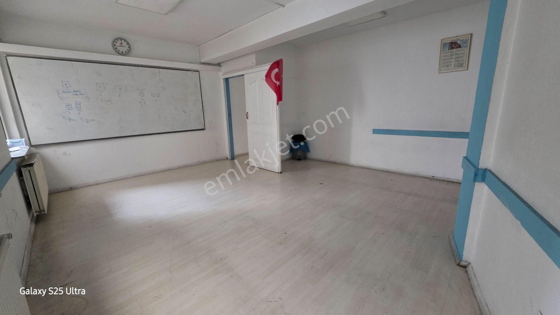 İzmit Merkez İnönü Caddesi Tv 41 Sk. Kiralık İş Yeri - Görsel 23
