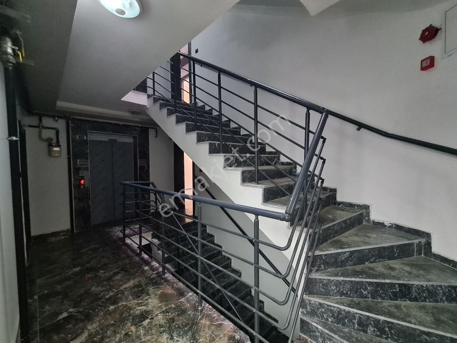 Estergon Cad. Paraleli 3.kat Konumlu Sıfır Binada Köşe 3+1 Daire - Görsel 34