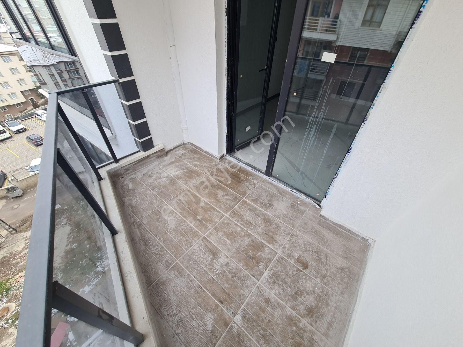 Estergon Cad. Paraleli 3.kat Konumlu Sıfır Binada Köşe 3+1 Daire - Görsel 6