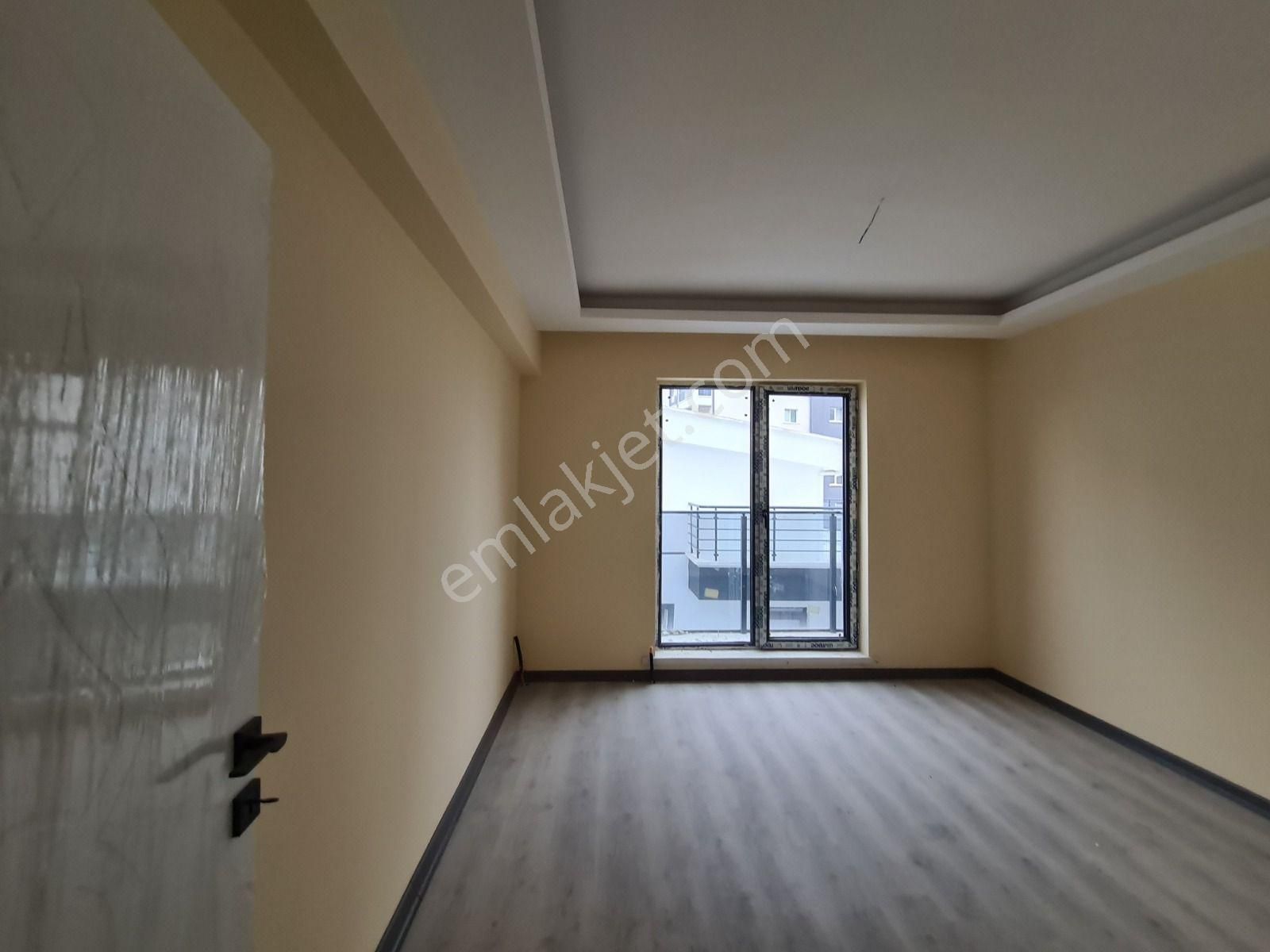 Estergon Cad. Paraleli 3.kat Konumlu Sıfır Binada Köşe 3+1 Daire - Görsel 26