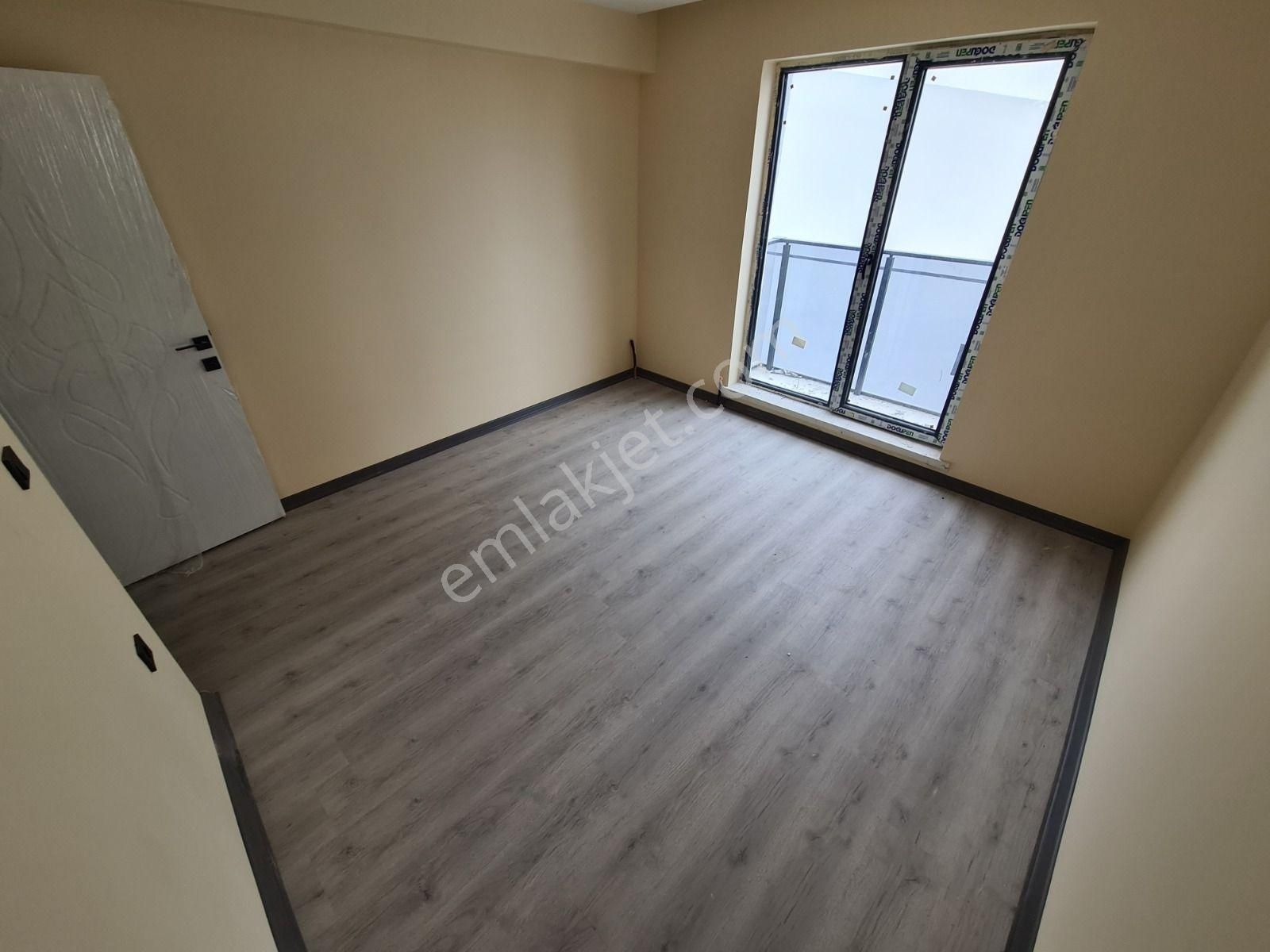 Estergon Cad. Paraleli 3.kat Konumlu Sıfır Binada Köşe 3+1 Daire - Görsel 30