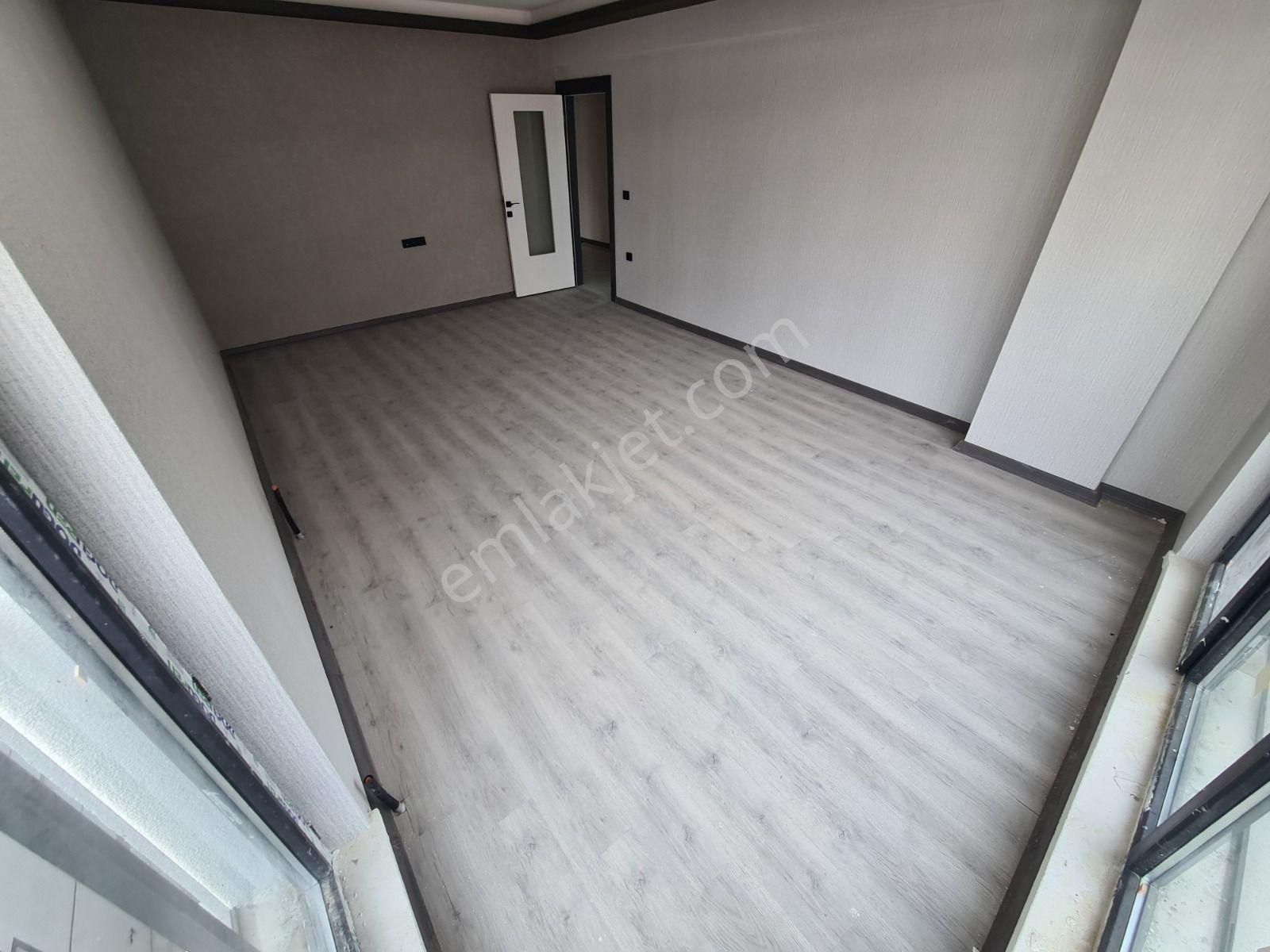 Estergon Cad. Paraleli 3.kat Konumlu Sıfır Binada Köşe 3+1 Daire - Görsel 11