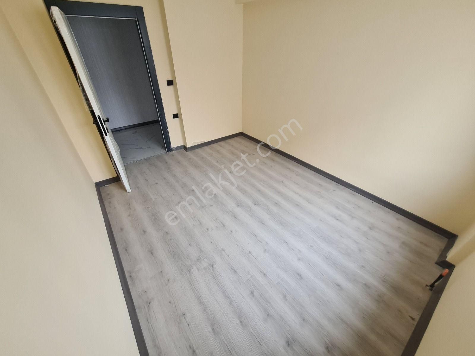 Estergon Cad. Paraleli 3.kat Konumlu Sıfır Binada Köşe 3+1 Daire - Görsel 17