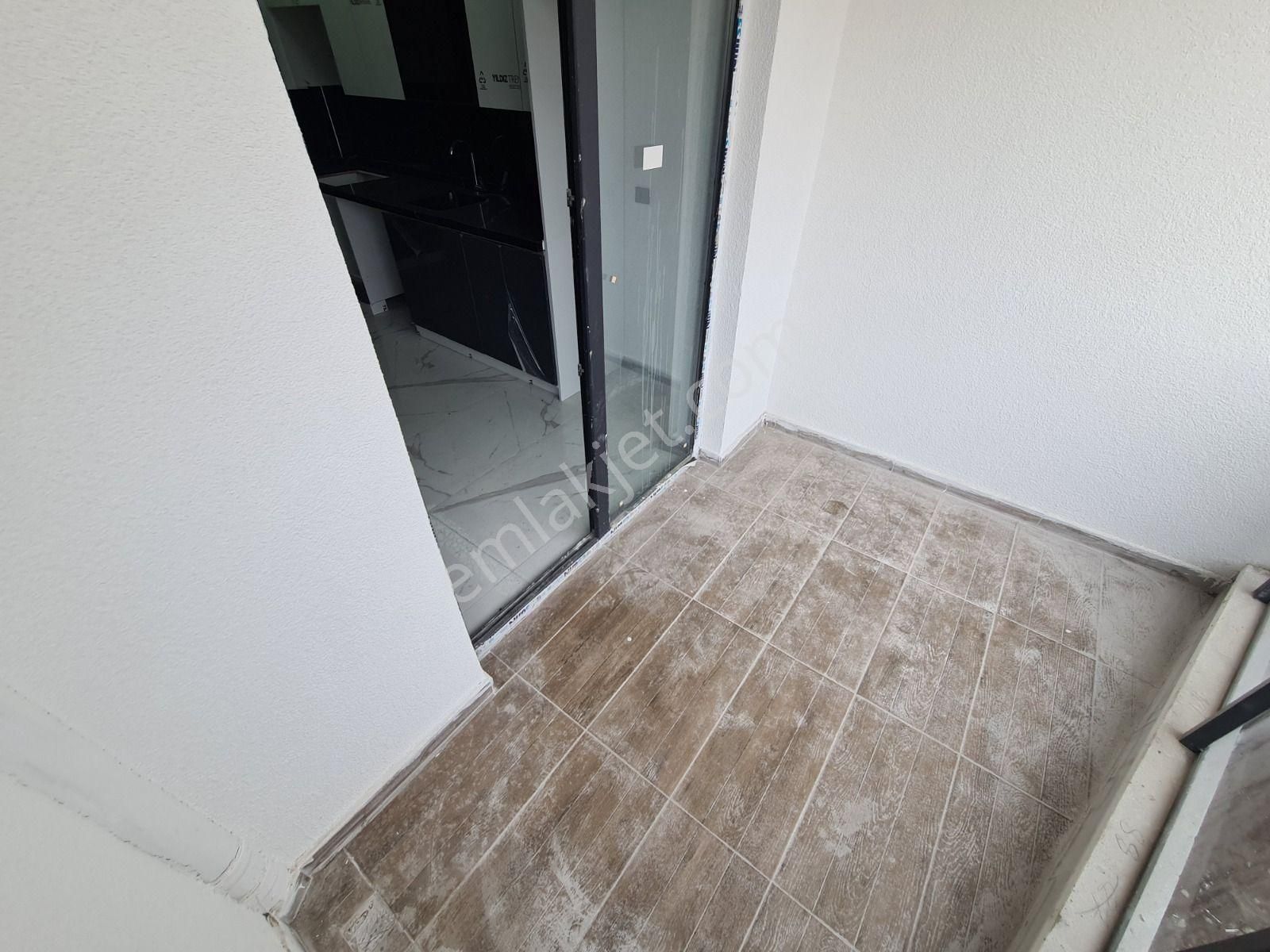 Estergon Cad. Paraleli 3.kat Konumlu Sıfır Binada Köşe 3+1 Daire - Görsel 5