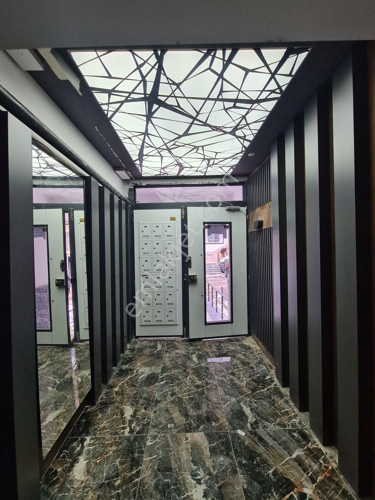 Estergon Cad. Paraleli 3.kat Konumlu Sıfır Binada Köşe 3+1 Daire - Görsel 35