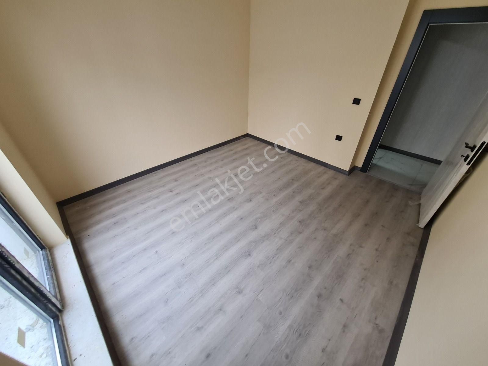 Estergon Cad. Paraleli 3.kat Konumlu Sıfır Binada Köşe 3+1 Daire - Görsel 27