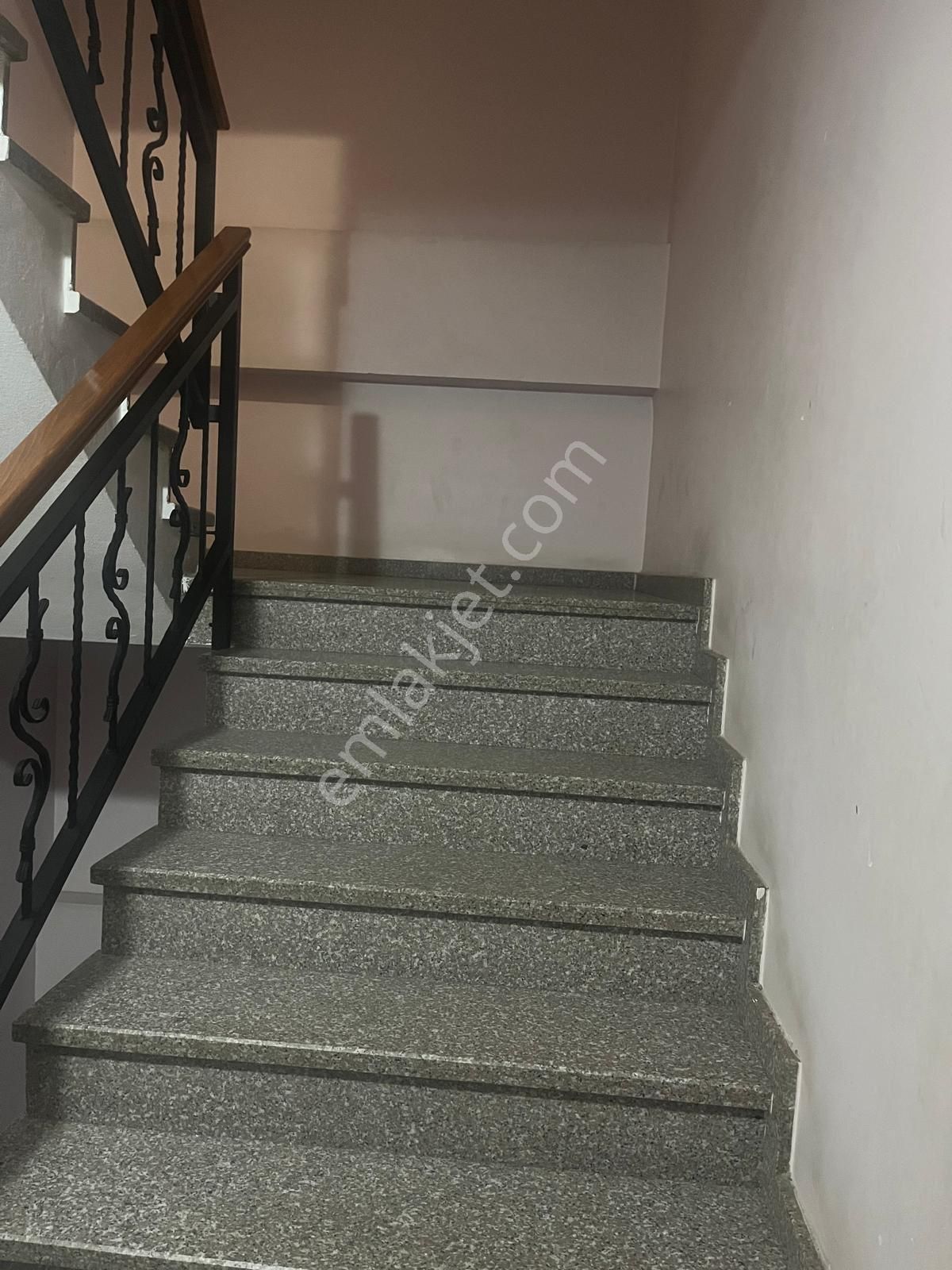 Özel Dekorlu 3+1 Yeni Bina 180m2 Otoparklı Asansörlü Full Eşyalı Acil Satılık - Görsel 16