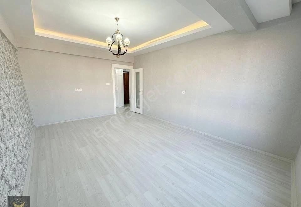 Beylikdüzü'nde Emsalsiz Özel Tasarımlı 2+1 Ultra Geniş Dairemiz - Görsel 7