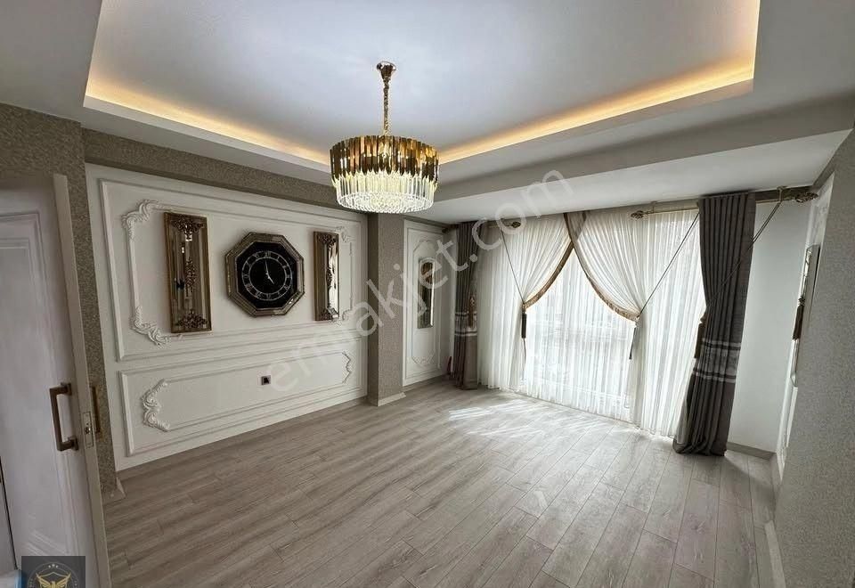 Beylikdüzü Hasırcılar Avm Arkasında Evebeyn Banyolu 2+1 Arakat Daire