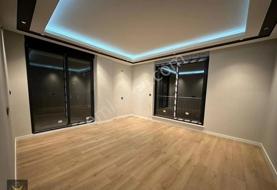 Beylikdüzü Metrobüsüne Yürüme Mesafesinde 2+1 Sıfır Dairemiz...