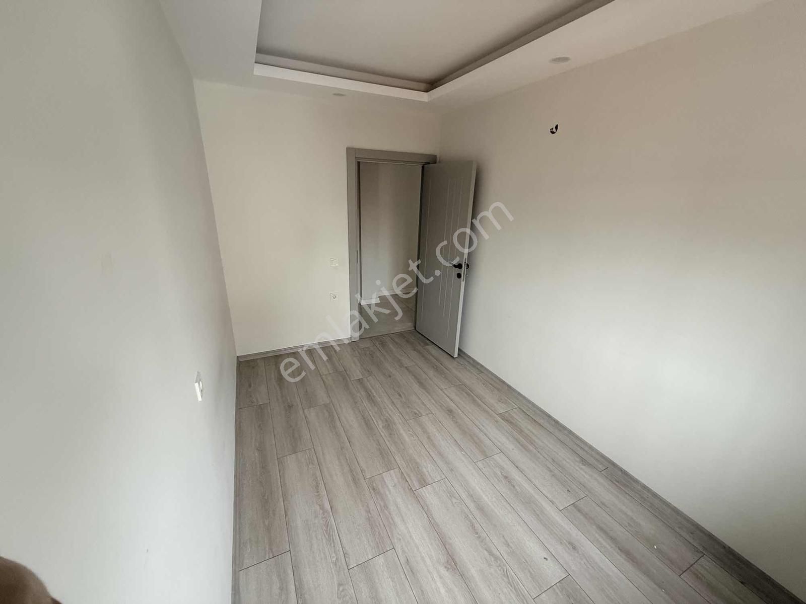 Sinanefendi' Eml'den Erenköy'de Ayrı Mutfak Cadde Üstü Geniş 2+1 - Görsel 2