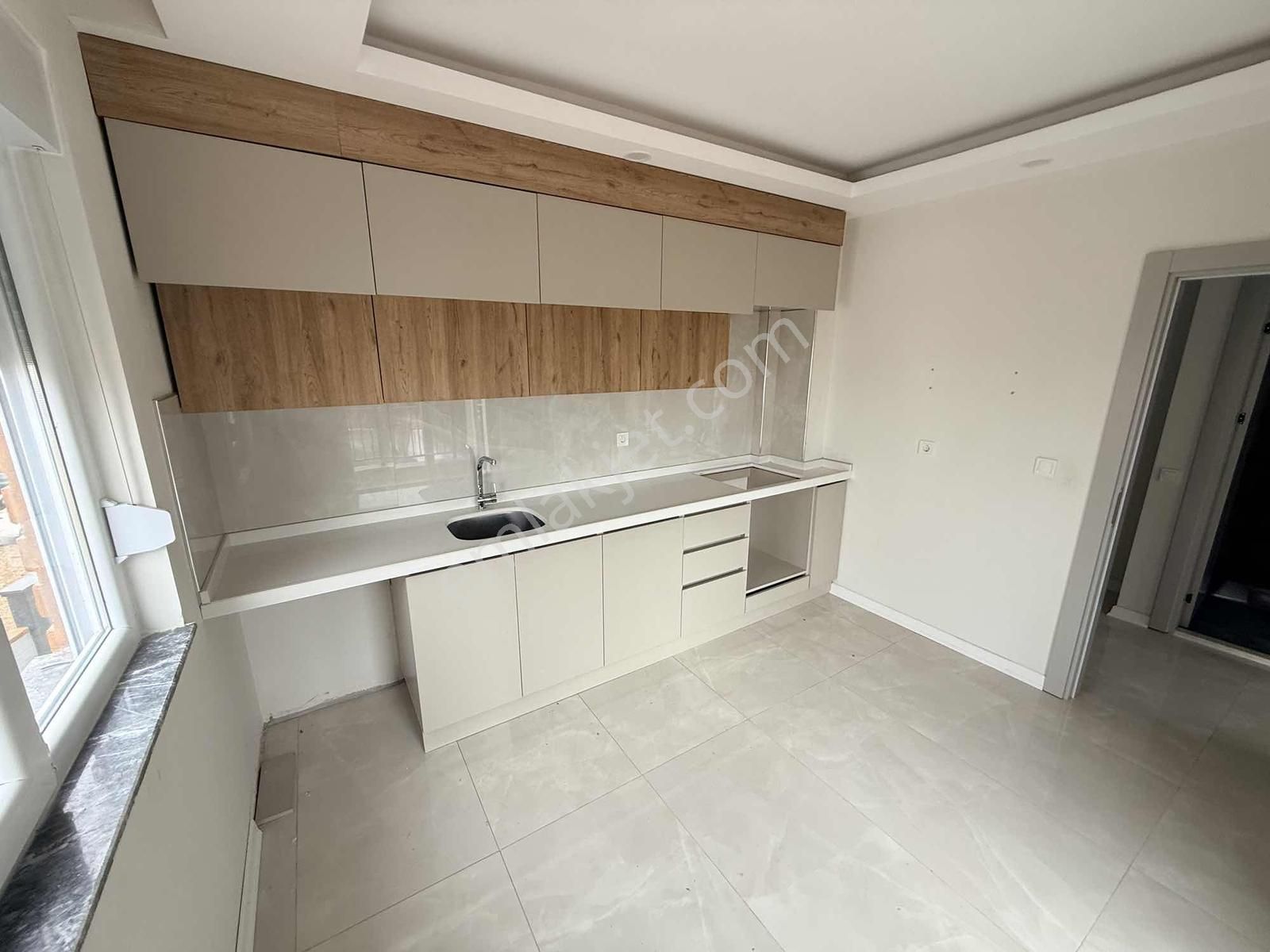 Sinanefendi' Eml'den Erenköy'de Ayrı Mutfak Cadde Üstü Geniş 2+1 - Görsel 9