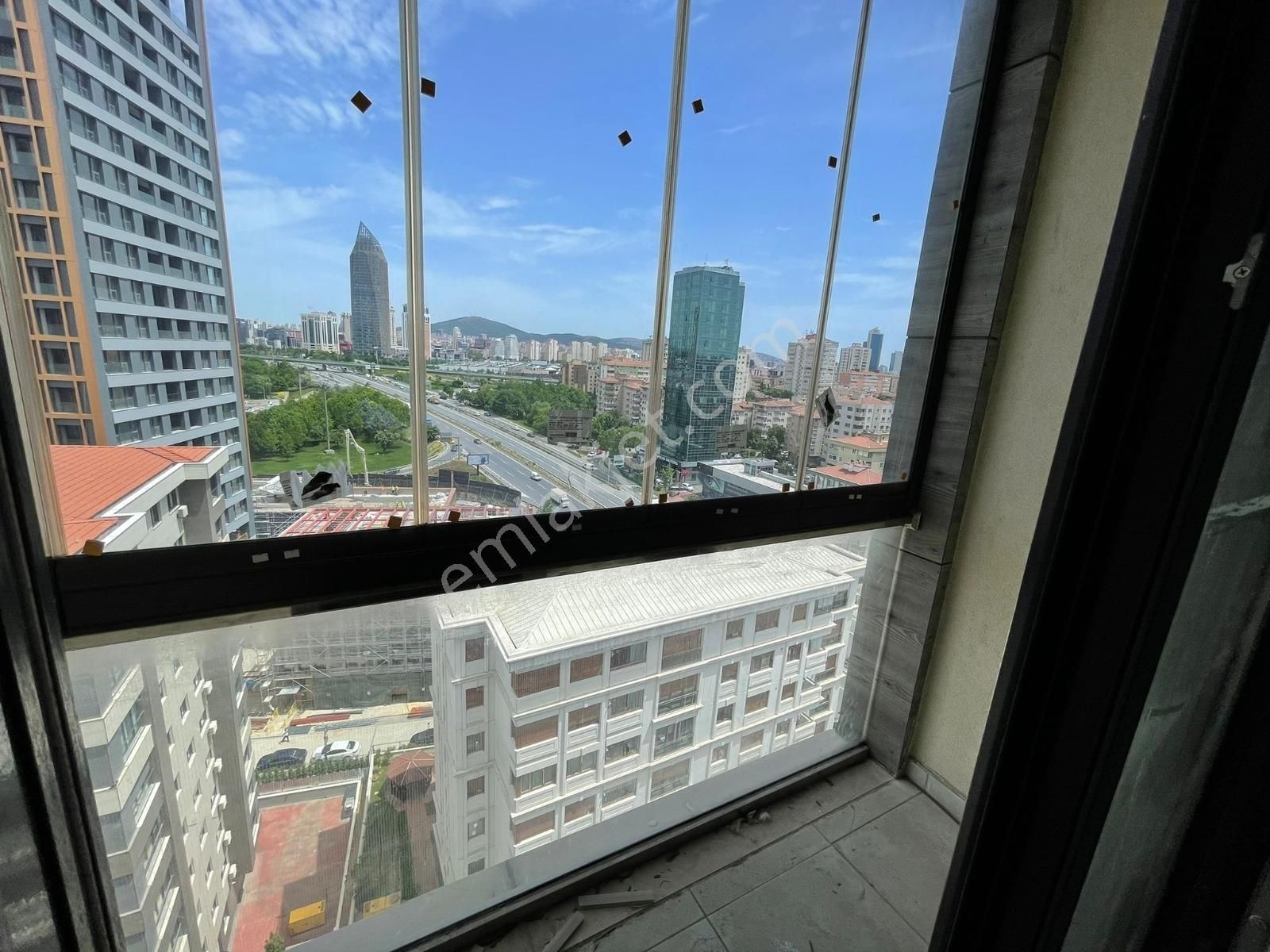 Sahrayıcedit Atatürk Cad.üzerinde Balkonlu Ebeveynli Satılık 3+1 - Görsel 4