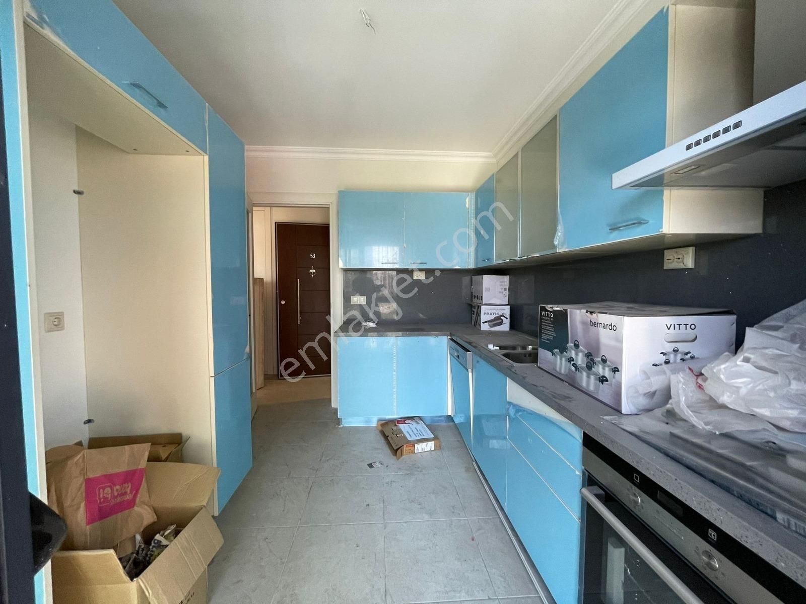 Sahrayıcedit Atatürk Cad.üzerinde Balkonlu Ebeveynli Satılık 3+1 - Görsel 13