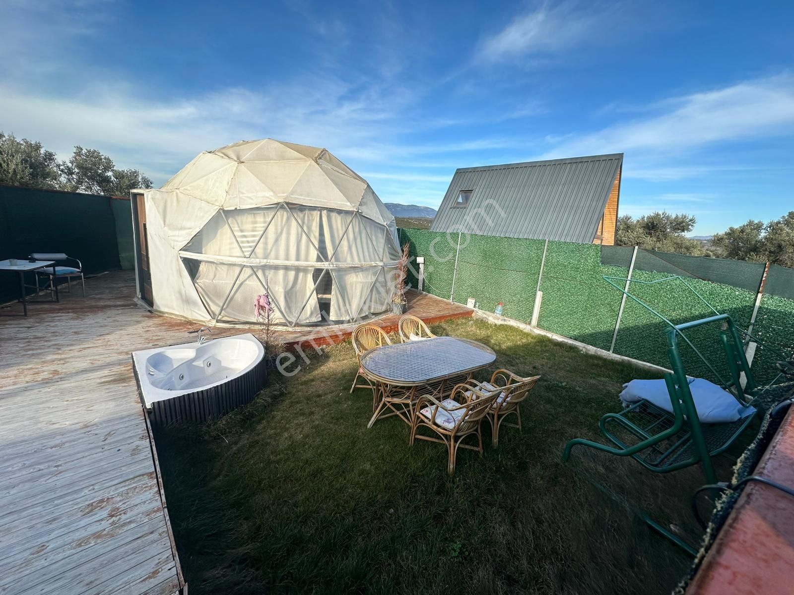 Öz-er Gayrimenkul'den Satılık Demirciköyde Domeli Bahçe