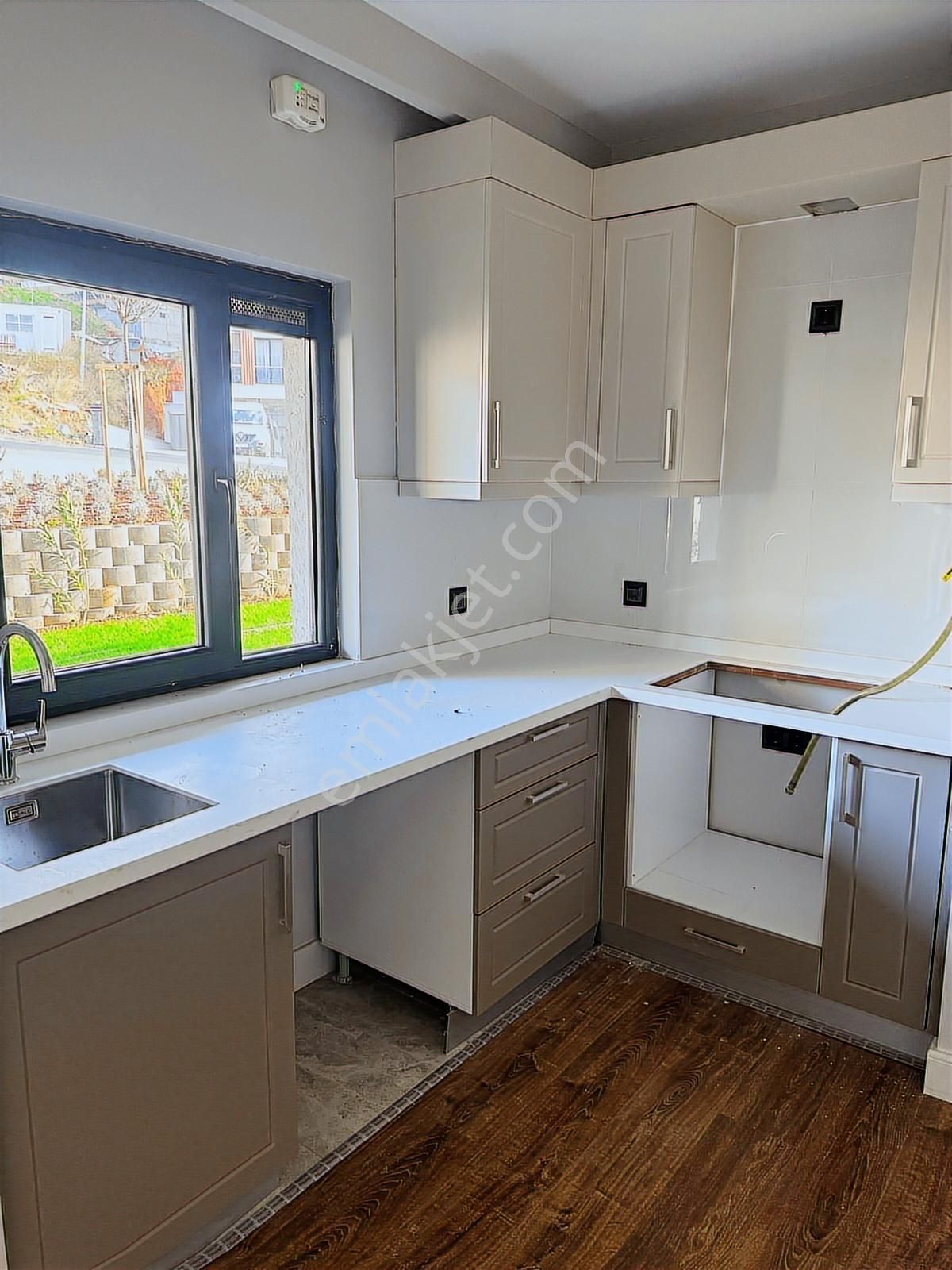 Remax Anı 'dan Yeni Çamlıca Toki Evleri 'nde 2+1 Kiralık Daire - Görsel 7