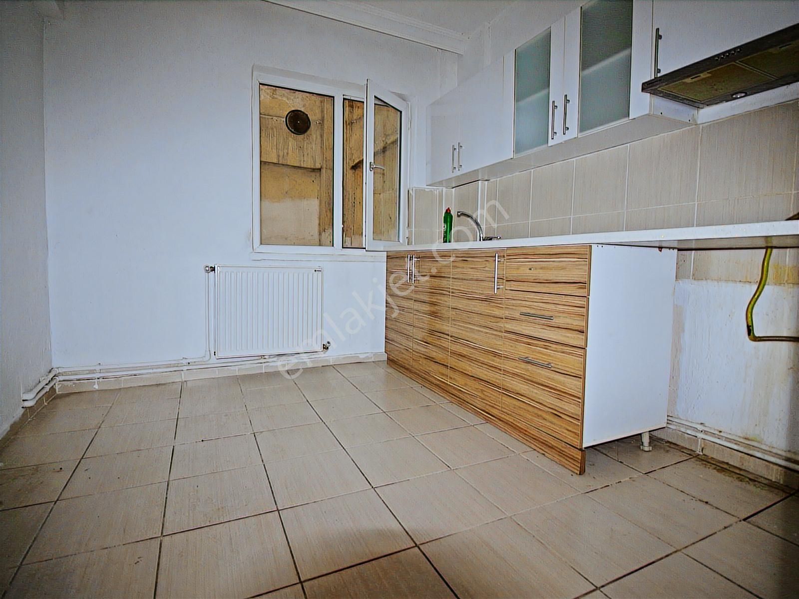 Sincan Merkez'de Konut Ve Ofise Uygun 3+1 Ara Kat Daire - Görsel 15