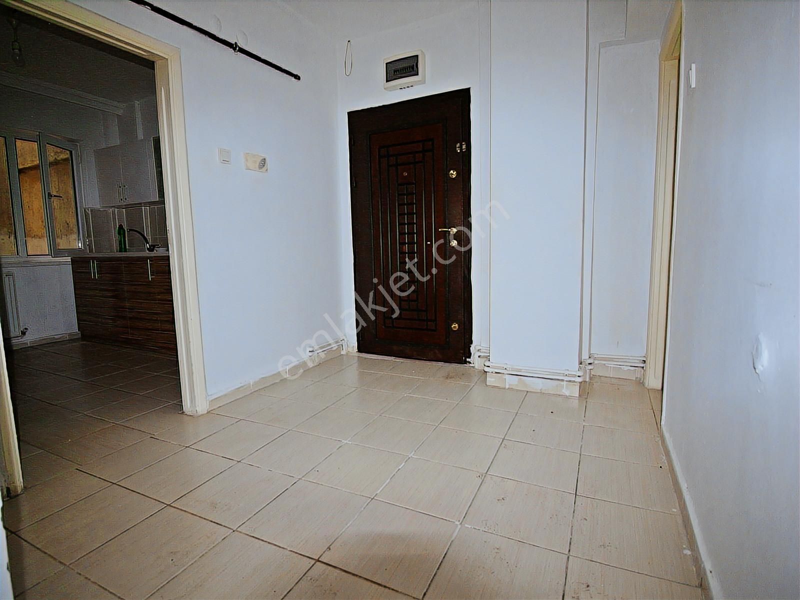 Sincan Merkez'de Konut Ve Ofise Uygun 3+1 Ara Kat Daire - Görsel 2