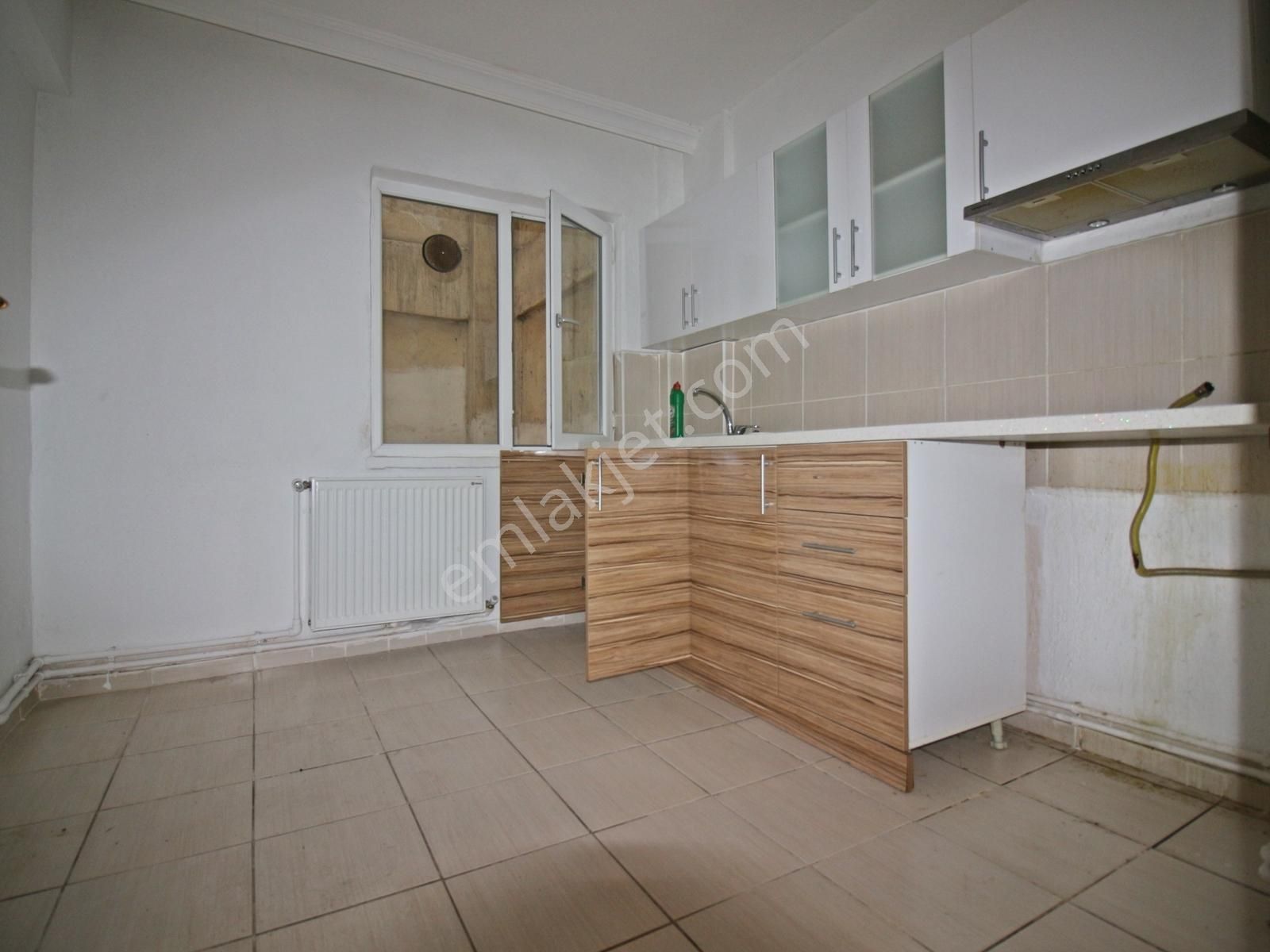 Sincan Merkez'de Konut Ve Ofise Uygun 3+1 Ara Kat Daire - Görsel 6