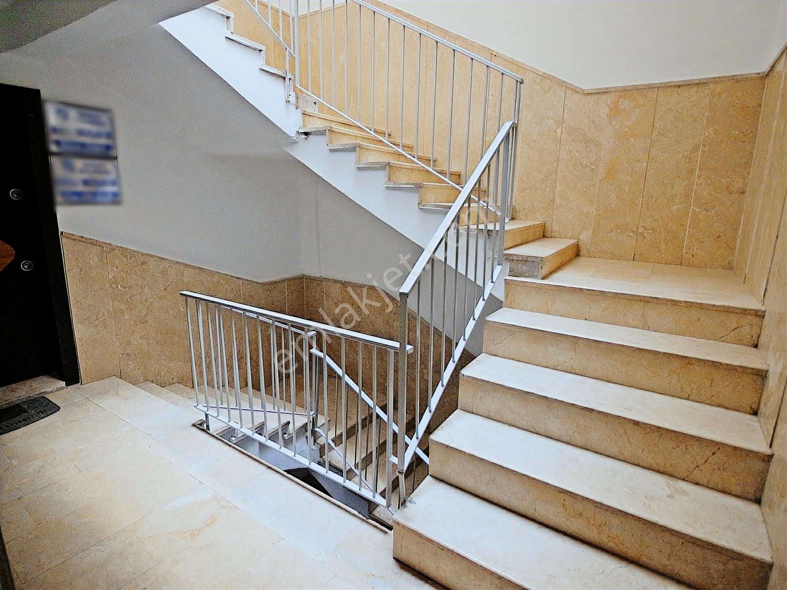 Sincan Merkez'de Konut Ve Ofise Uygun 3+1 Ara Kat Daire - Görsel 13