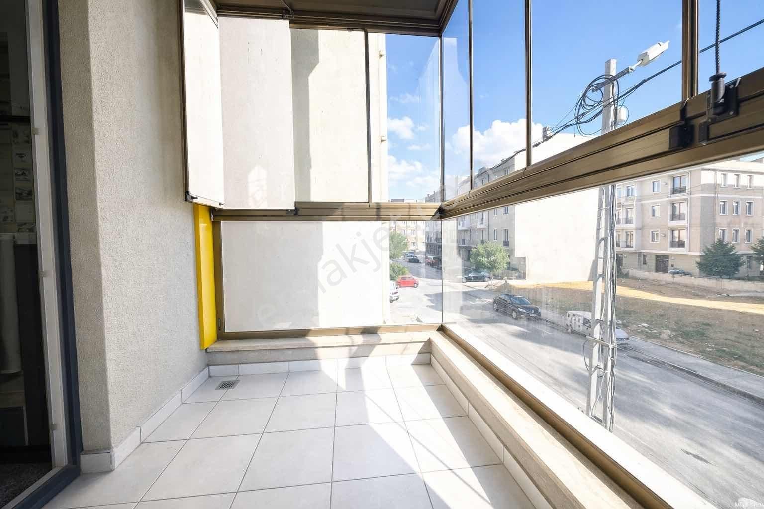 Sultanbeyli Adil Mahallesi,butik Sitede,boyalı,kiralık 2+1 Daire - Görsel 14