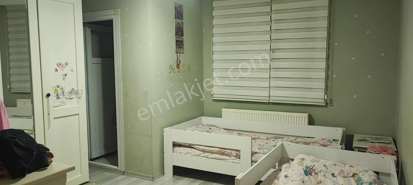 Siyavuşpaşada Asansörlü 2015 Yapımı 85m2 2+1 Kombili 3.kat Boş - Görsel 2